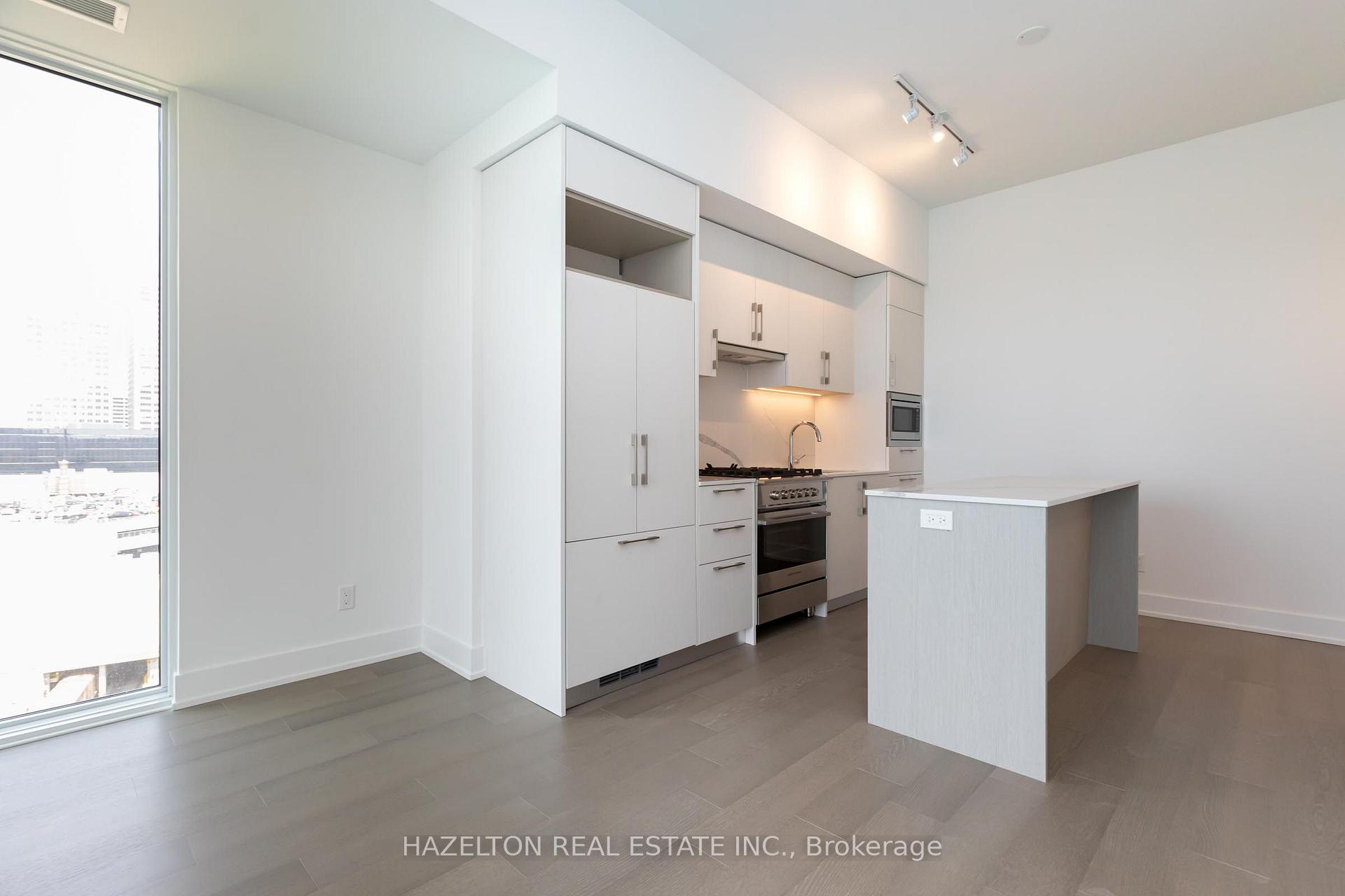 Photo 8 of Unit 904, 8 Manor Road W, Toronto, Yonge-Eglinton — HOMEH