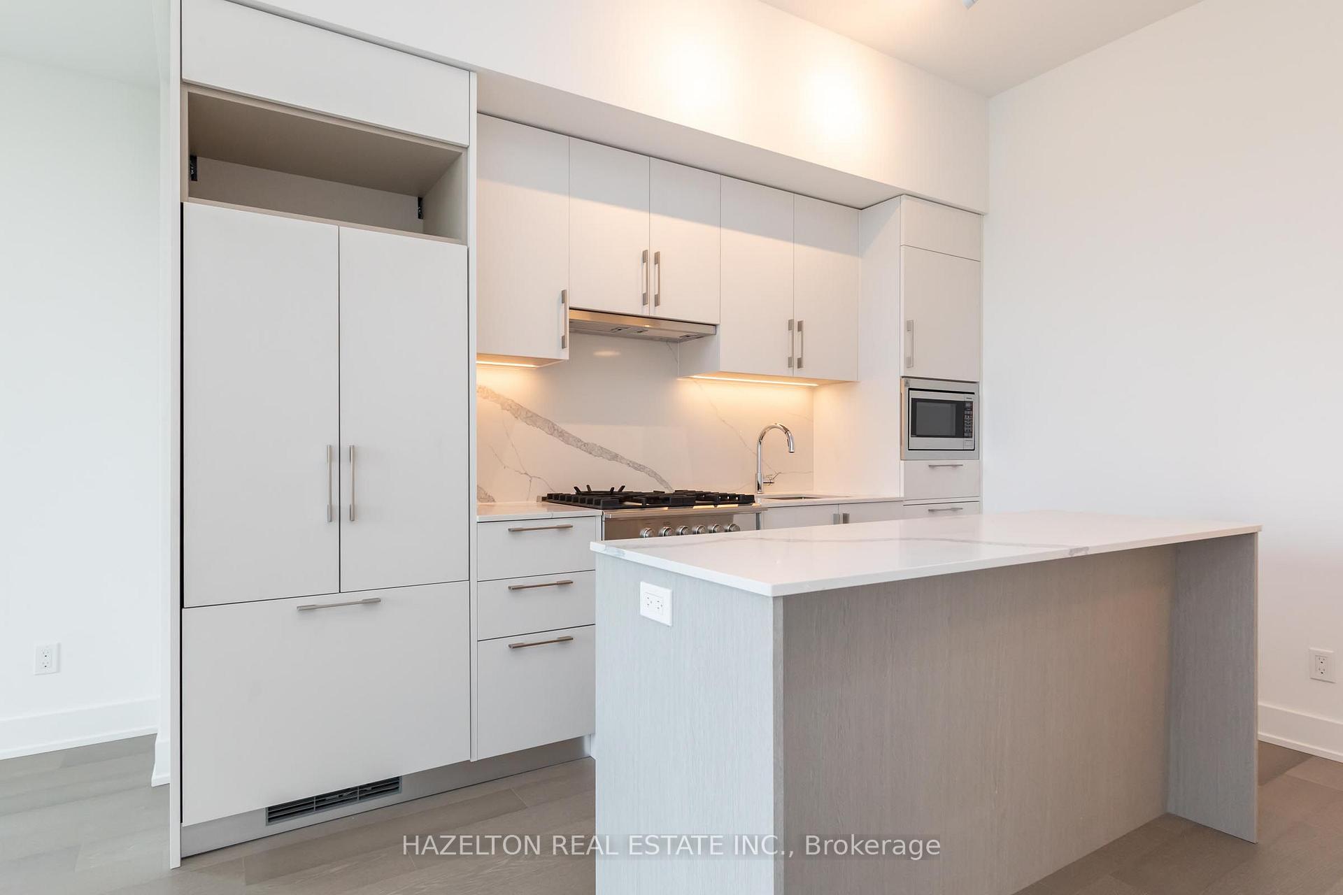 Photo 9 of Unit 904, 8 Manor Road W, Toronto, Yonge-Eglinton — HOMEH