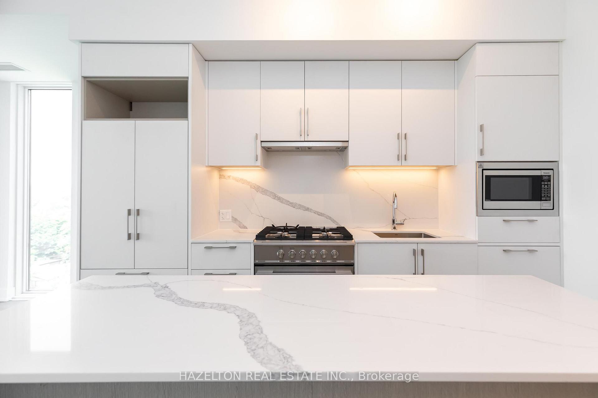 Photo 15 of Unit 904, 8 Manor Road W, Toronto, Yonge-Eglinton — HOMEH