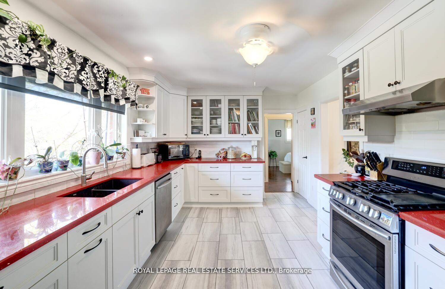 Photo 14 of 163 Bendamere Avenue, Hamilton, Buchanan — HOMEH