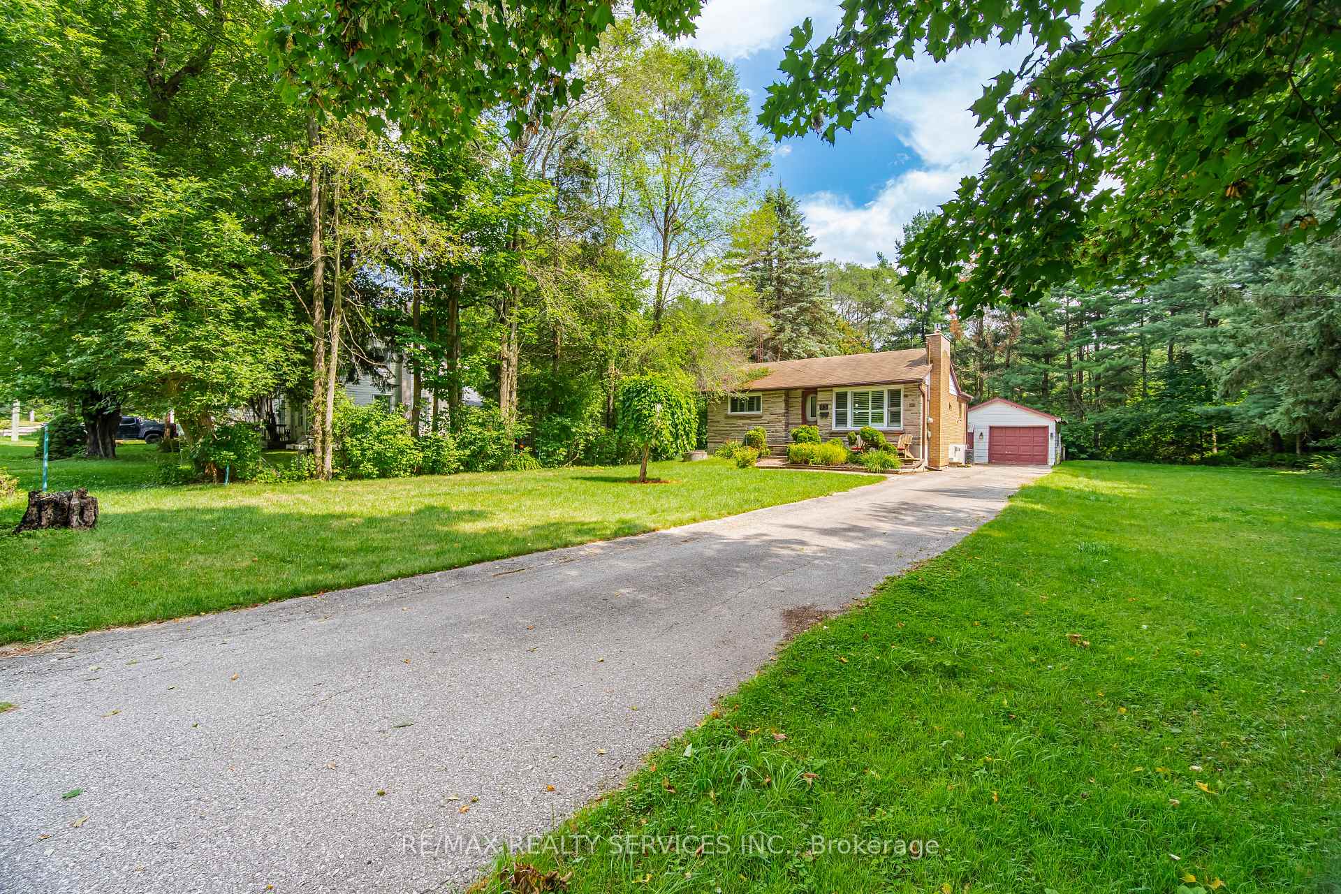 Photo 2 of 43 Maple Avenue, Caledon, Inglewood — HOMEH