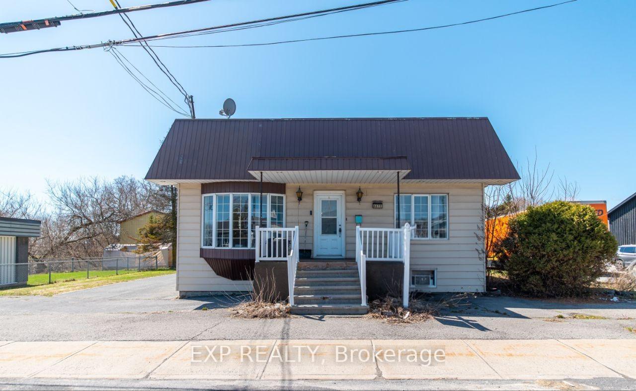 Front of 4612 Ste Catherine Street