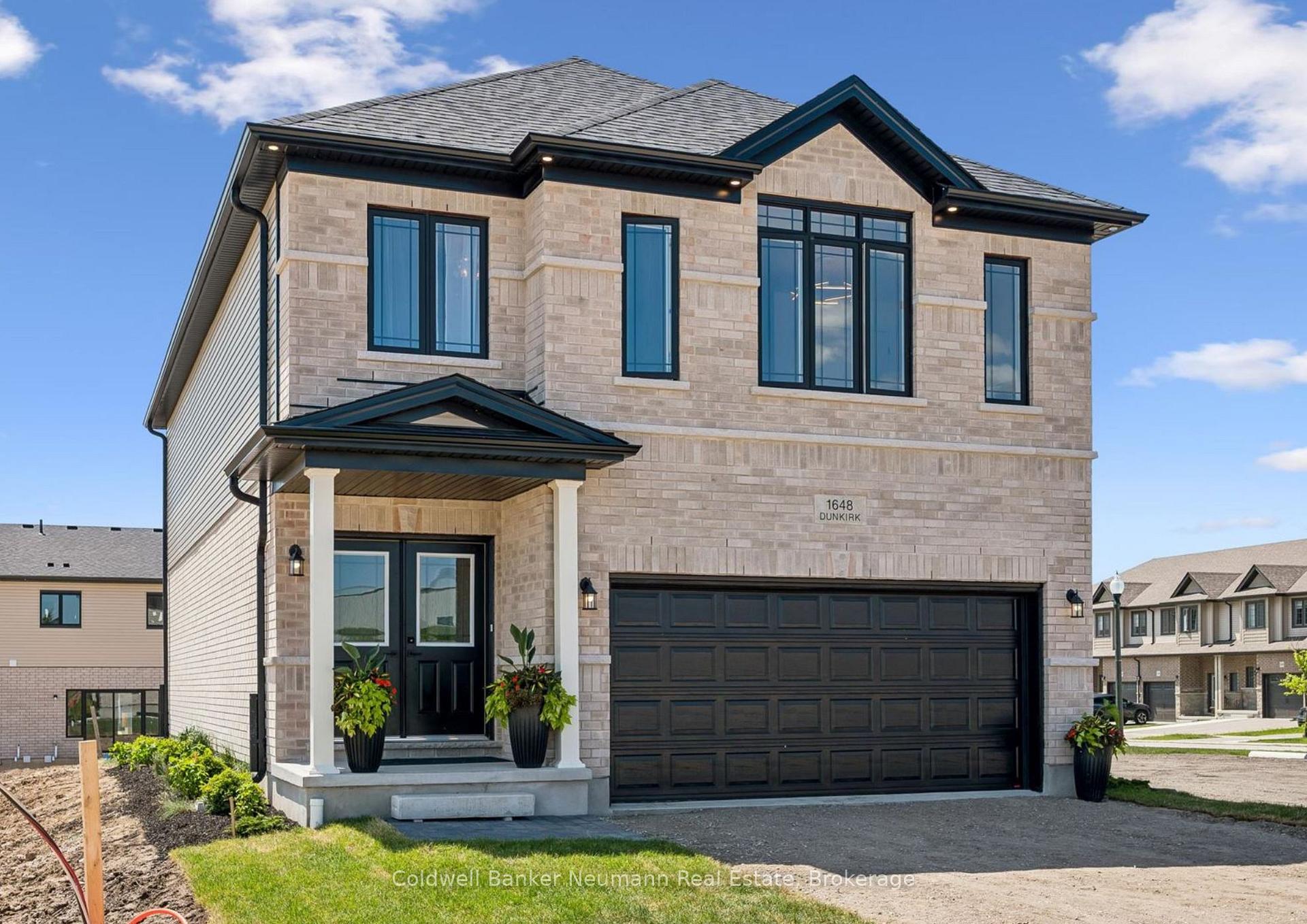 Photo 2 of 636 Anton Crescent, Kitchener, Laurentian Hills/Country Hills W — HOMEH