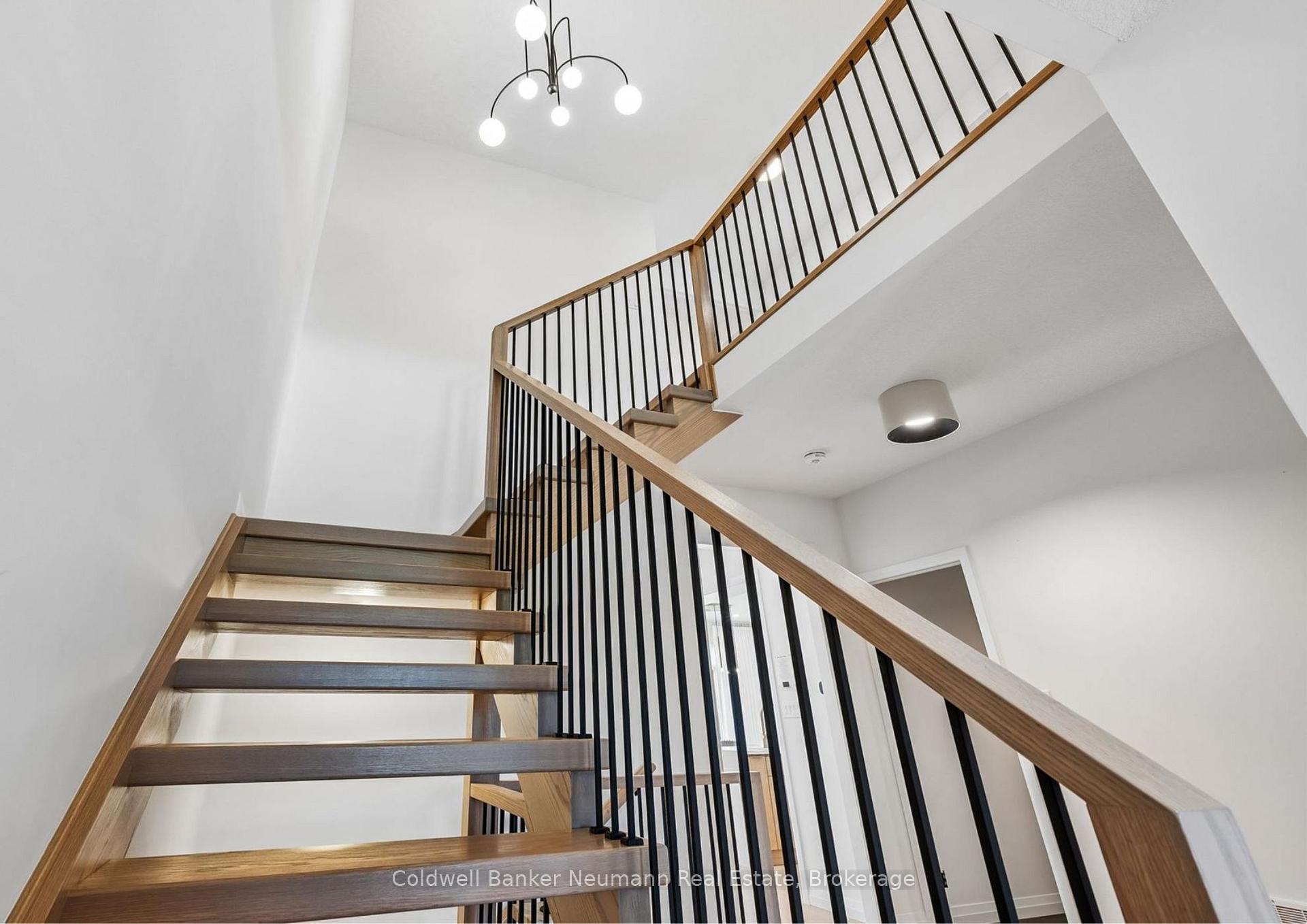 Photo 13 of 636 Anton Crescent, Kitchener, Laurentian Hills/Country Hills W — HOMEH