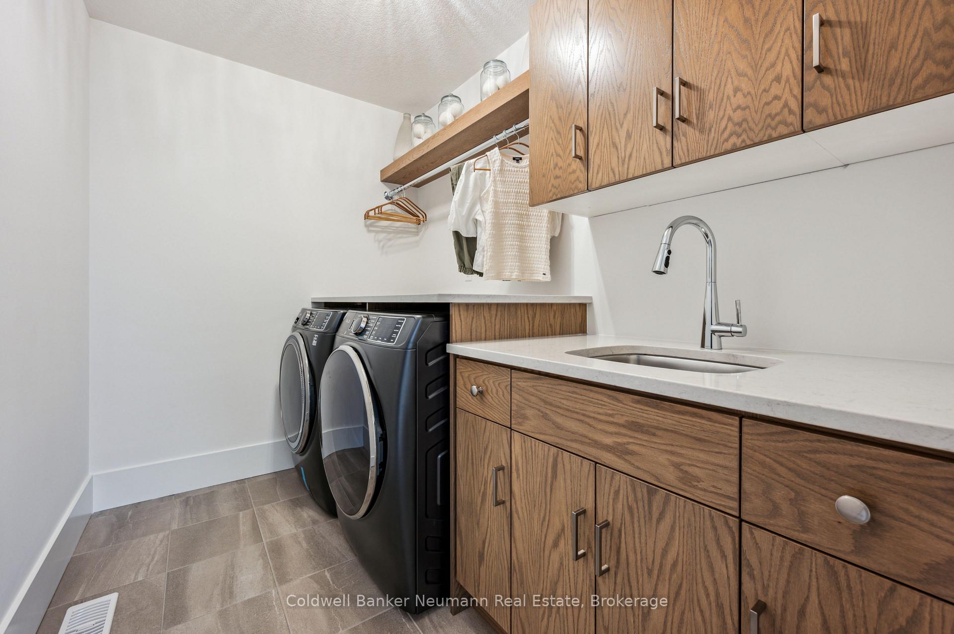 Photo 37 of 645 Anton Crescent, Kitchener, Rosenburg — HOMEH
