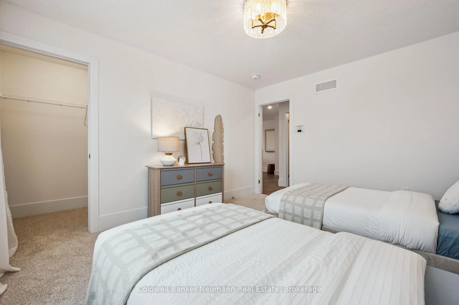 Photo 8 of 645 Anton Crescent, Kitchener, Rosenburg — HOMEH