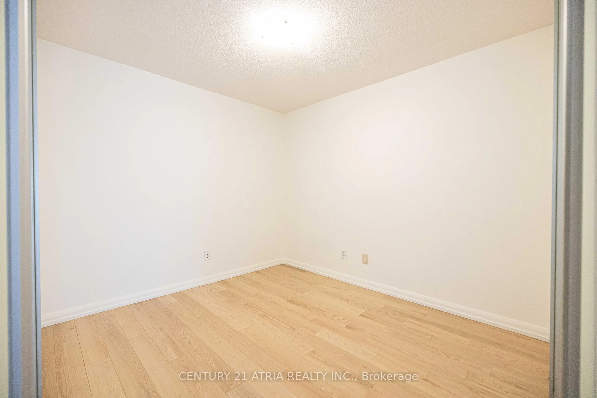 Photo 11 of Unit 606, 111 Elizabeth Street, Toronto, Bay Street Corridor — HOMEH