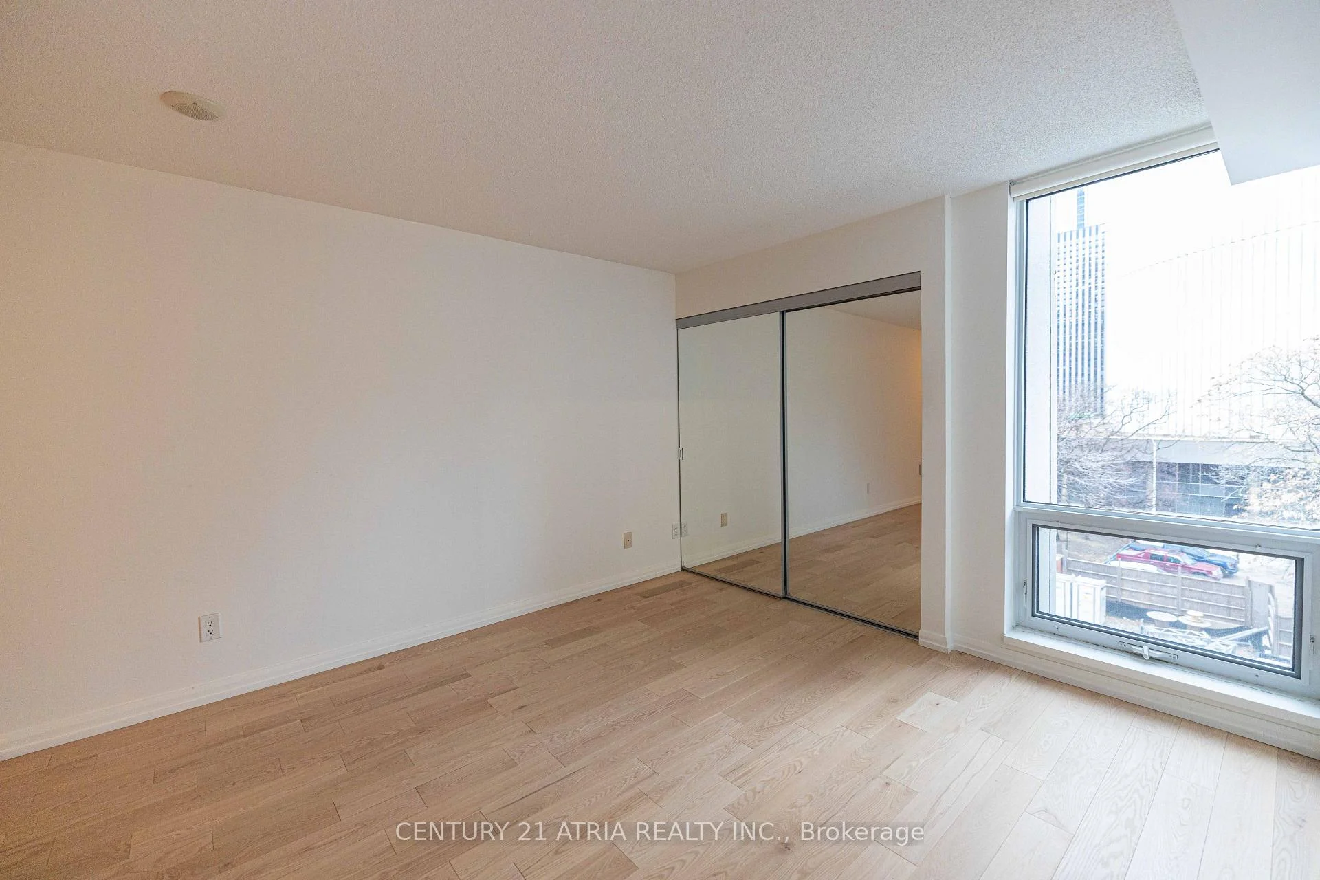 Photo 15 of Unit 606, 111 Elizabeth Street, Toronto, Bay Street Corridor — HOMEH