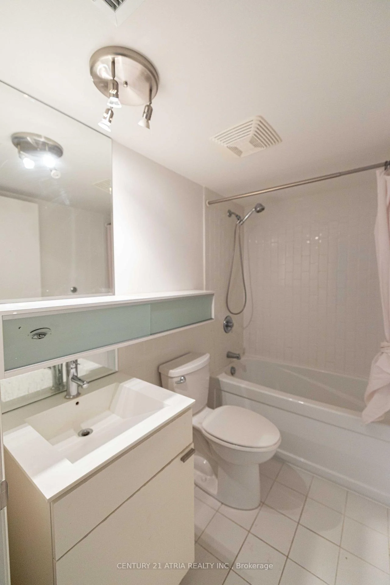 Photo 16 of Unit 606, 111 Elizabeth Street, Toronto, Bay Street Corridor — HOMEH