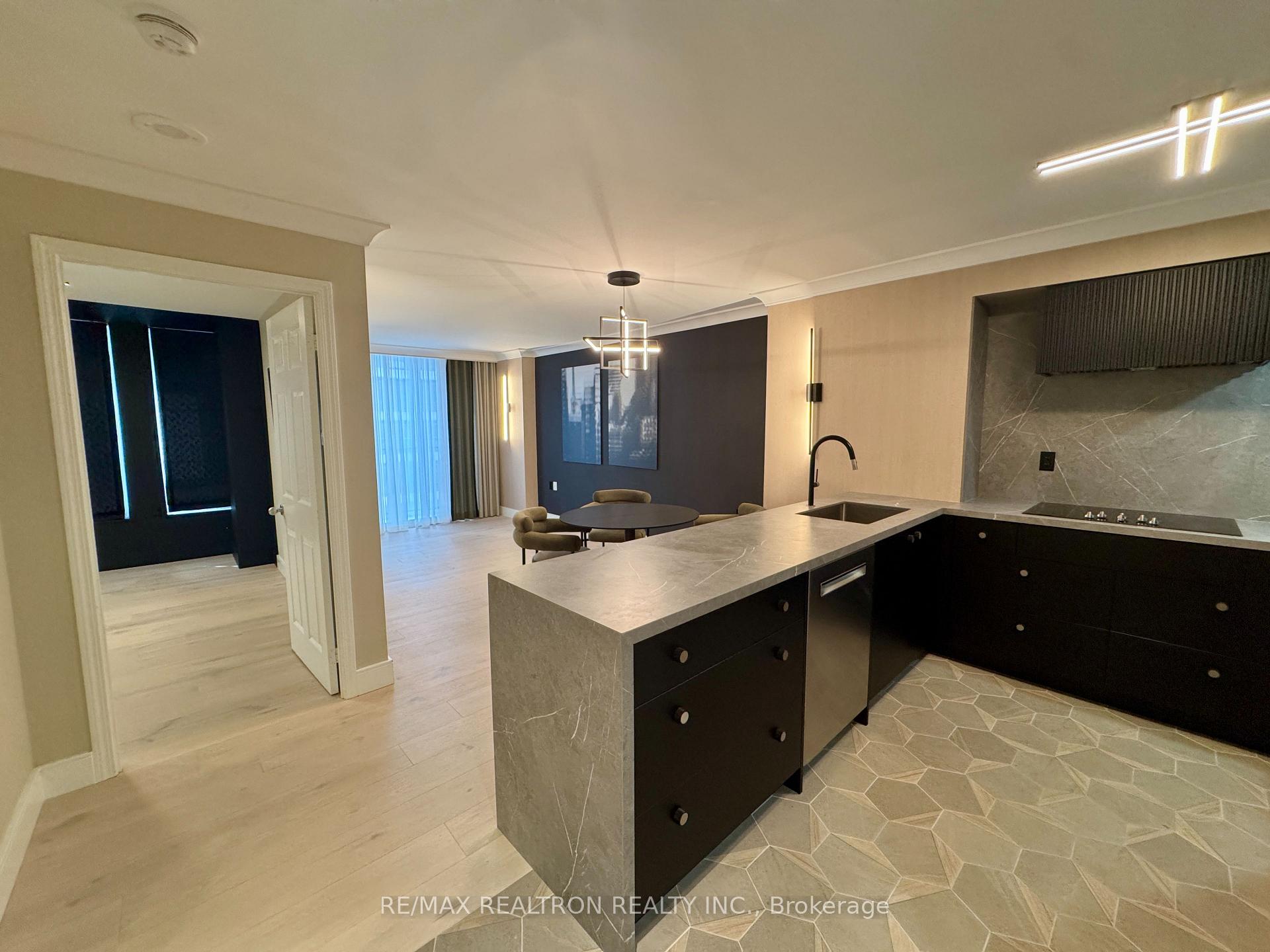 Photo 5 of Unit 1107, 388 Bloor Street E, Toronto, Rosedale-Moore Park — HOMEH