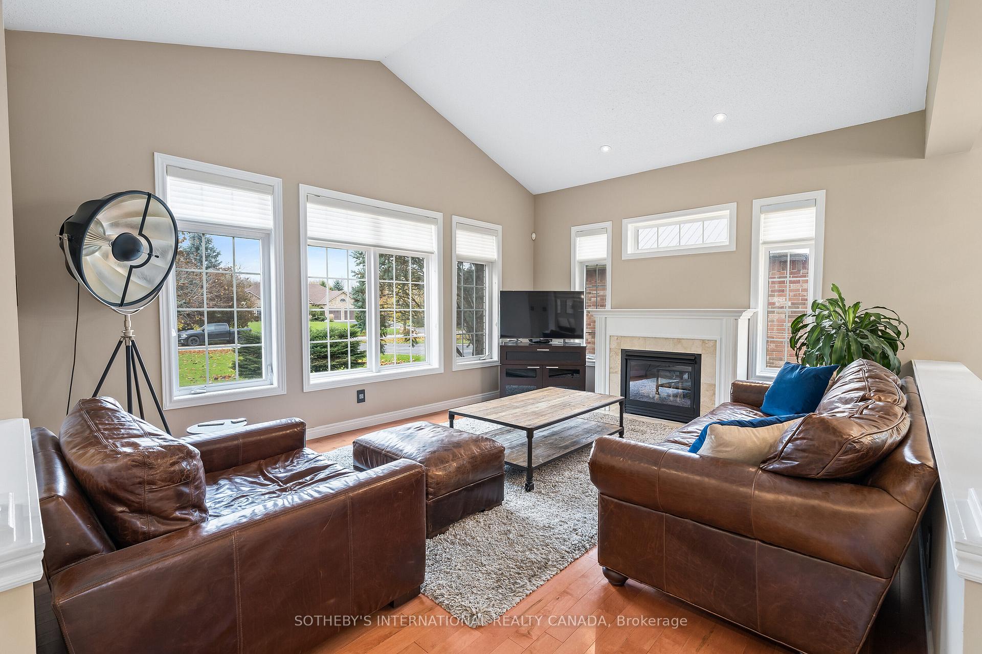 Photo 6 of 159 Delarmbro Drive, Erin — HOMEH