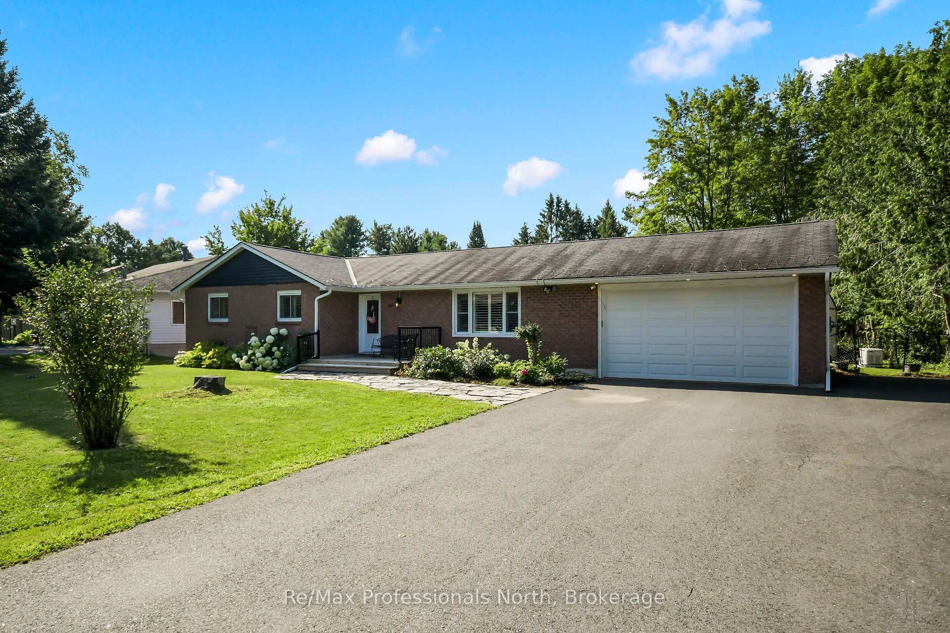 Photo 1 of 66 Westvale Drive, Bracebridge, Monck (Bracebridge) — HOMEH