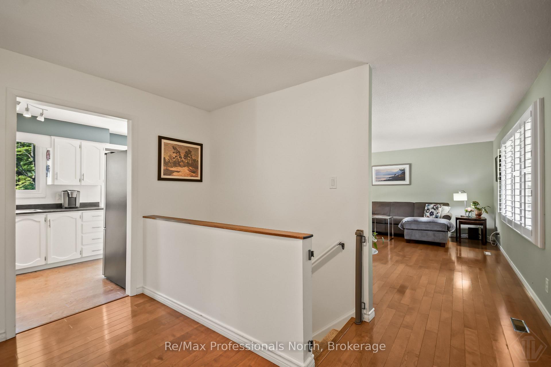 Photo 7 of 66 Westvale Drive, Bracebridge, Monck (Bracebridge) — HOMEH