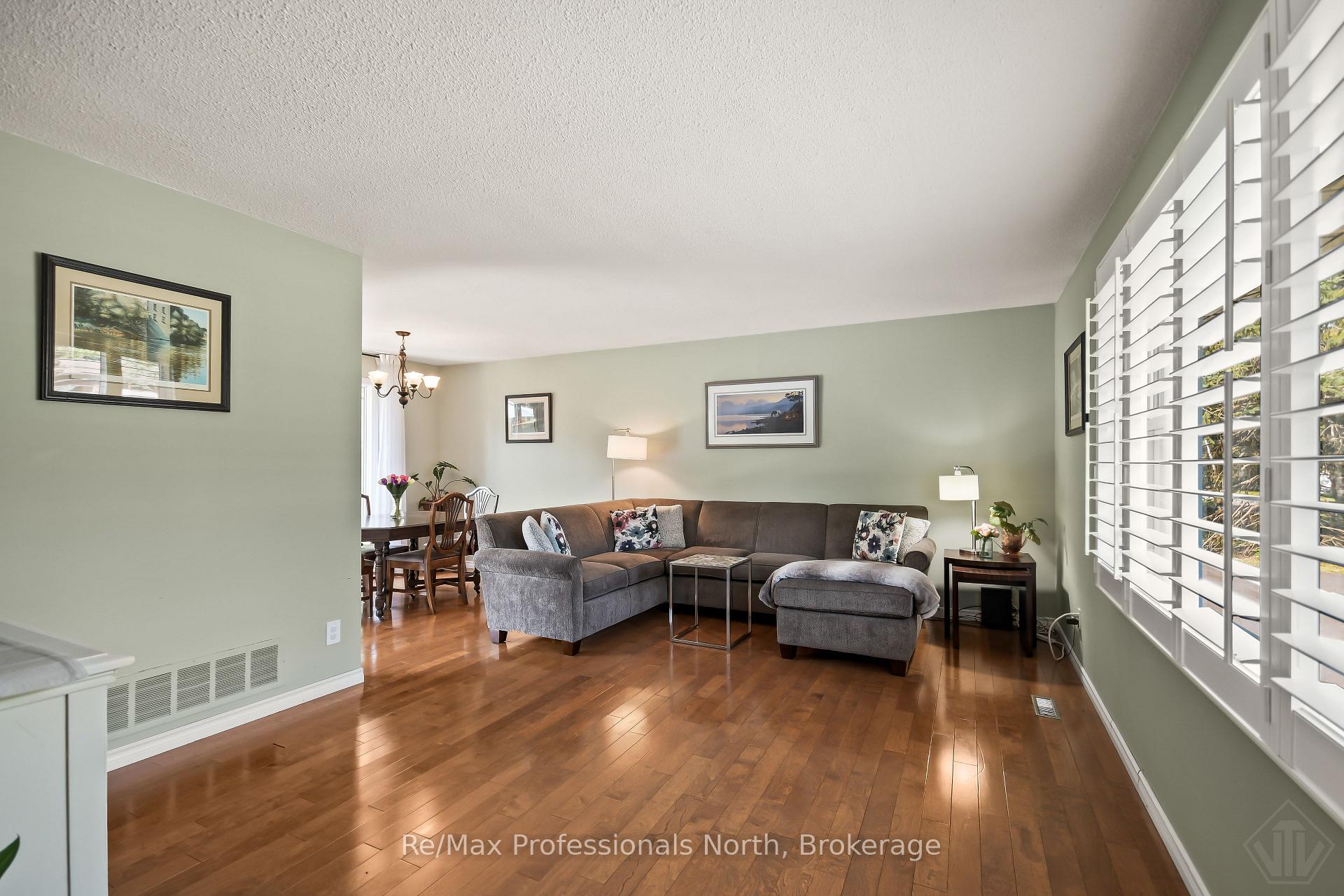 Photo 8 of 66 Westvale Drive, Bracebridge, Monck (Bracebridge) — HOMEH