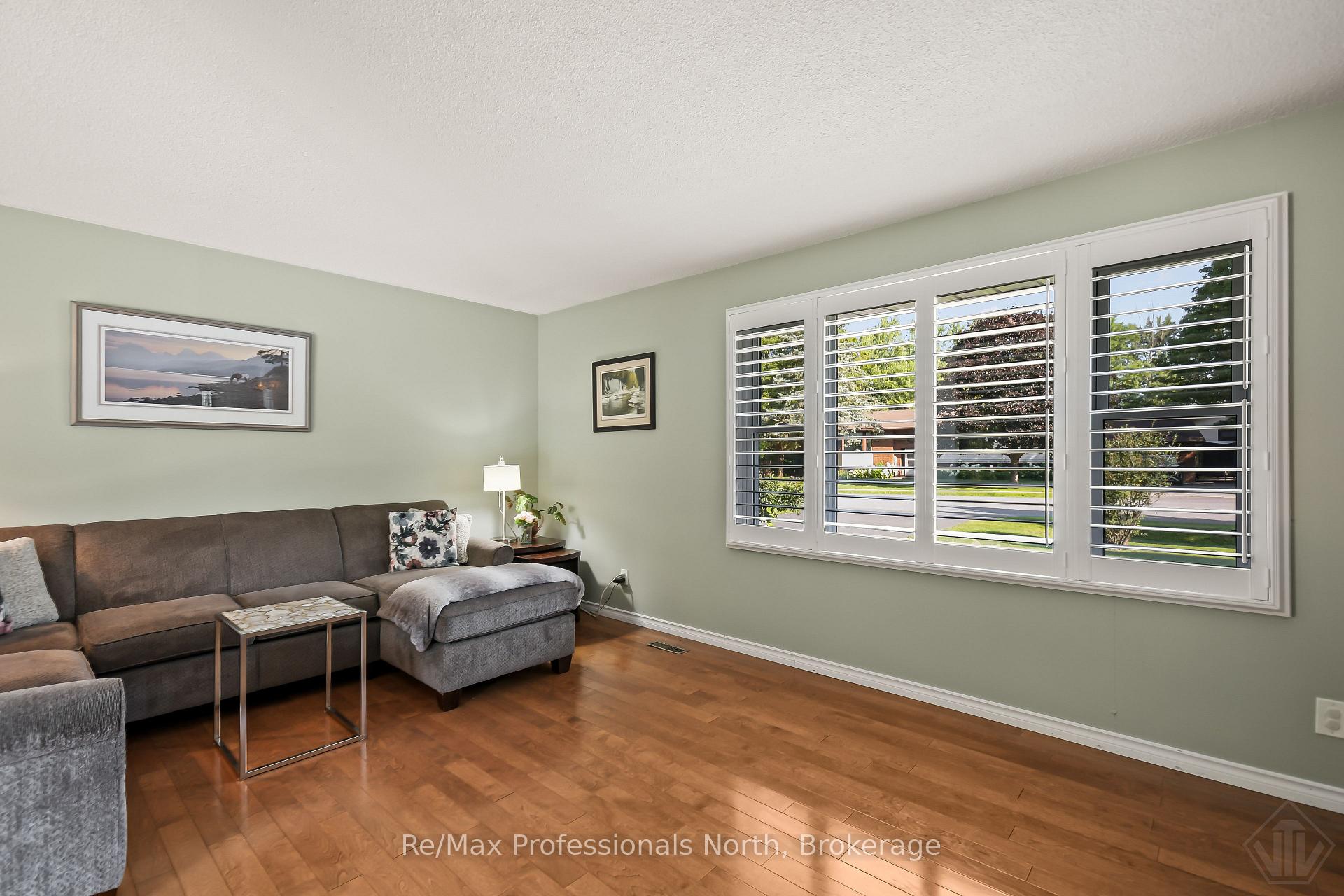 Photo 9 of 66 Westvale Drive, Bracebridge, Monck (Bracebridge) — HOMEH