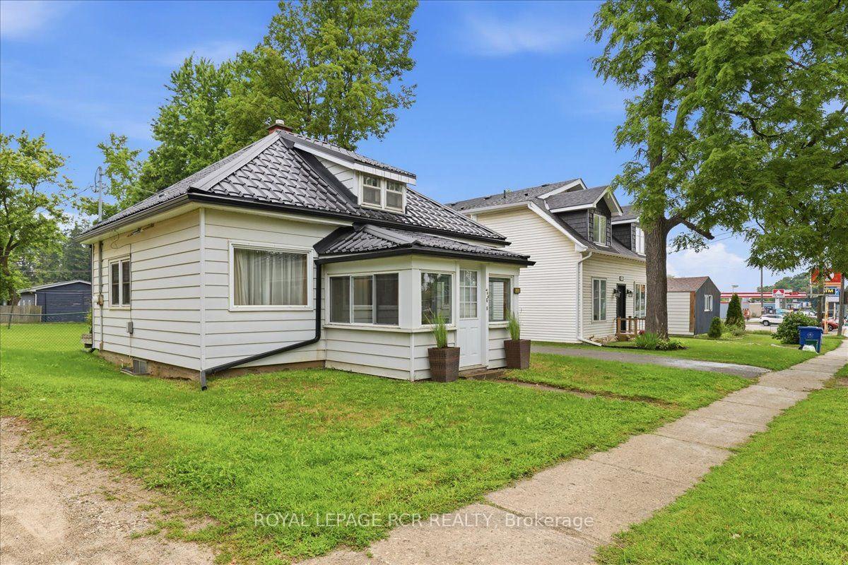 Photo 3 of 434 Main Street E, Shelburne — HOMEH