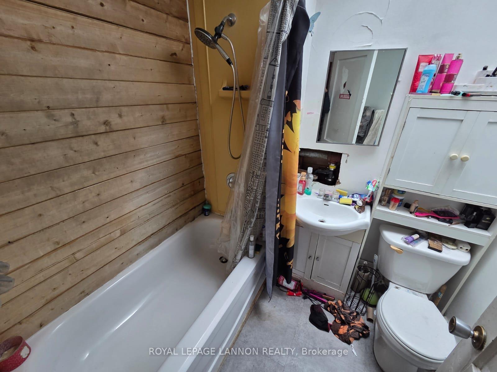 Photo 13 of 1012 Victoria Avenue E, Thunder Bay, McKeller Park — HOMEH