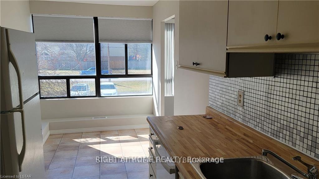 Photo of Unit 202, 1600 Adelaide Street