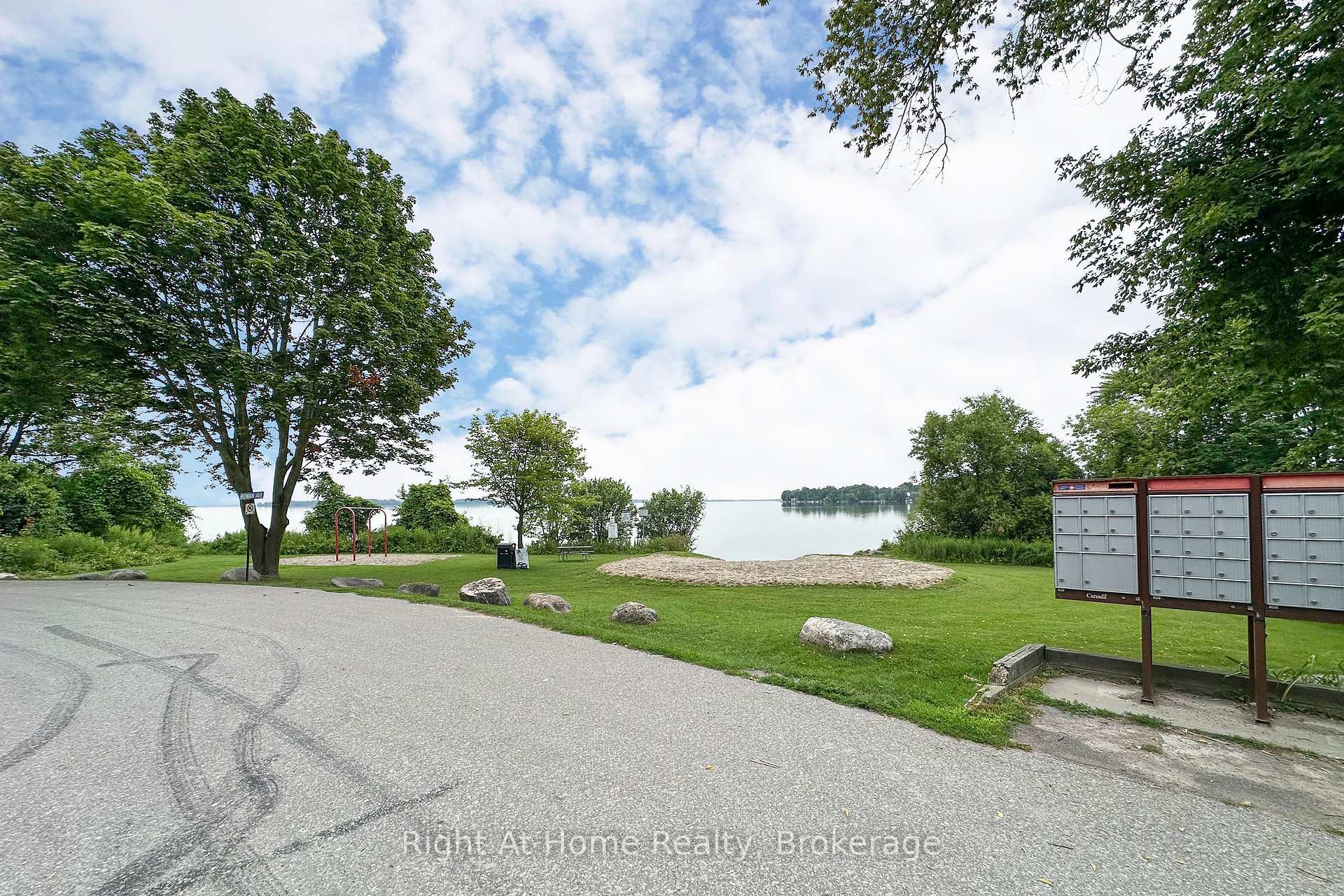 Photo 26 of 39 Lakeview Avenue, Scugog, Rural Scugog — HOMEH