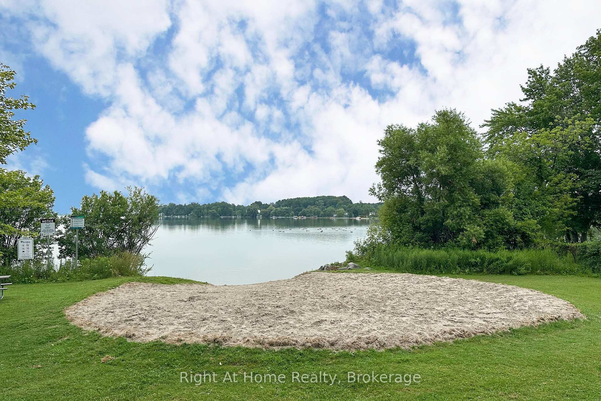 Photo 24 of 39 Lakeview Avenue, Scugog, Rural Scugog — HOMEH