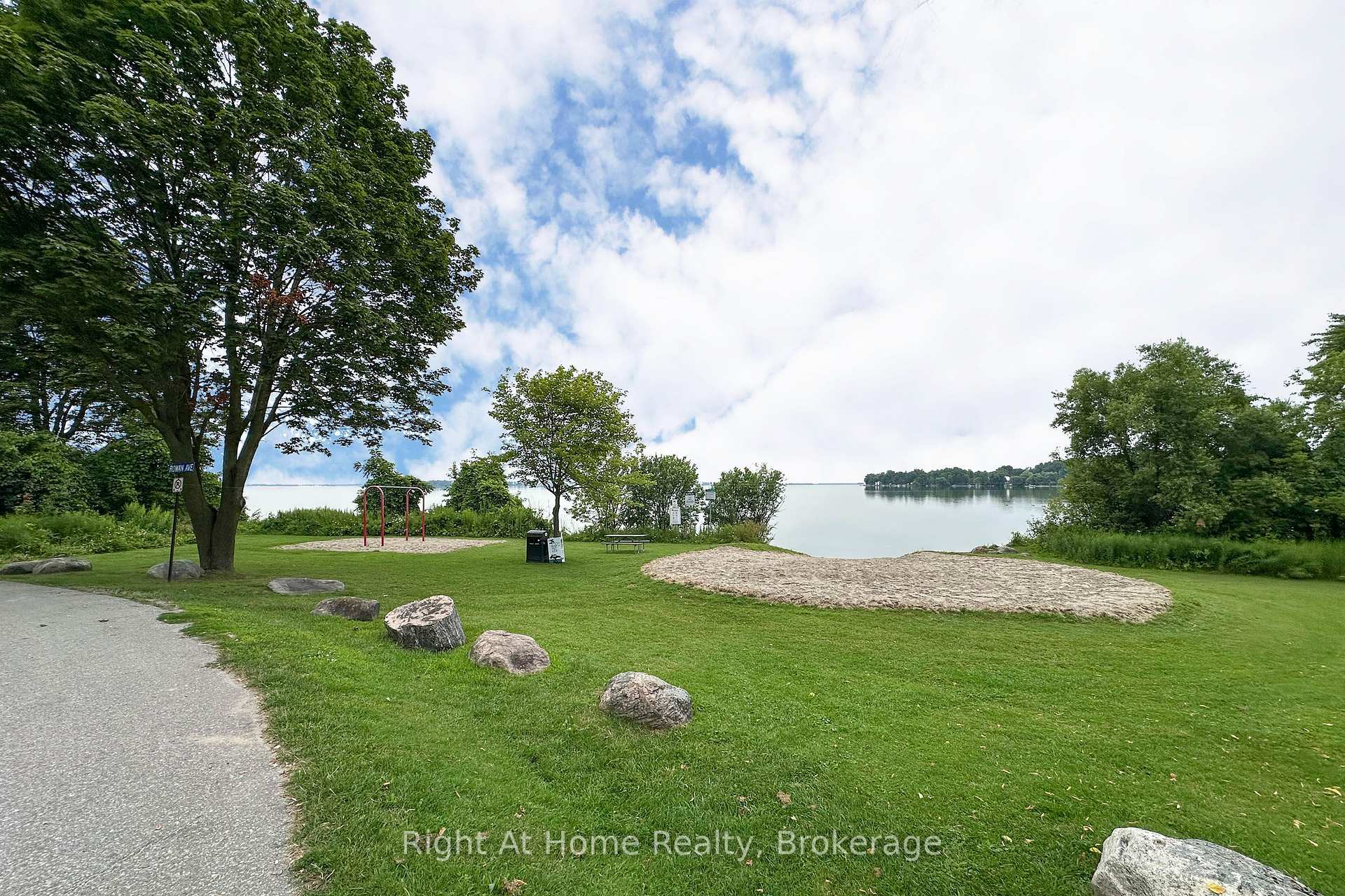 Photo 42 of 39 Lakeview Avenue, Scugog, Rural Scugog — HOMEH