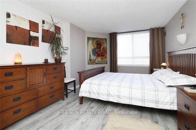 Photo 10 of Unit 913, 4185 Shipp Drive, Mississauga, City Centre — HOMEH