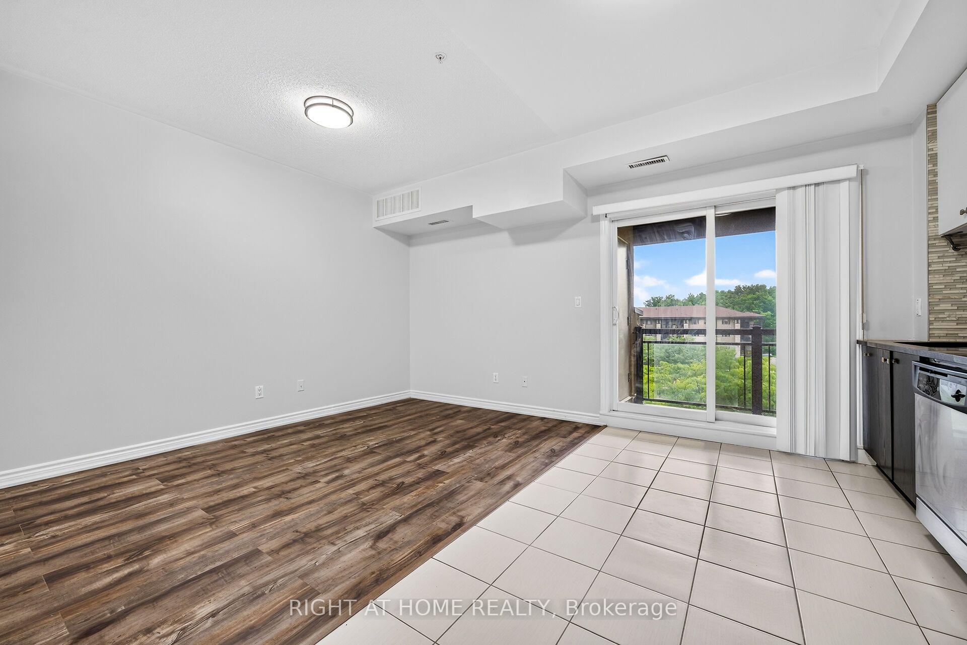 Photo 4 of Unit 430, 570 Lolita Gardens, Mississauga, Mississauga Valleys — HOMEH