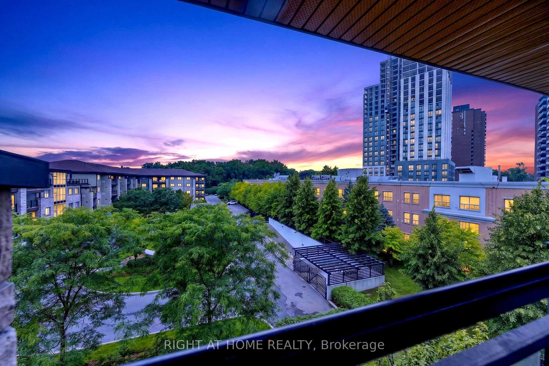 Photo 5 of Unit 430, 570 Lolita Gardens, Mississauga, Mississauga Valleys — HOMEH