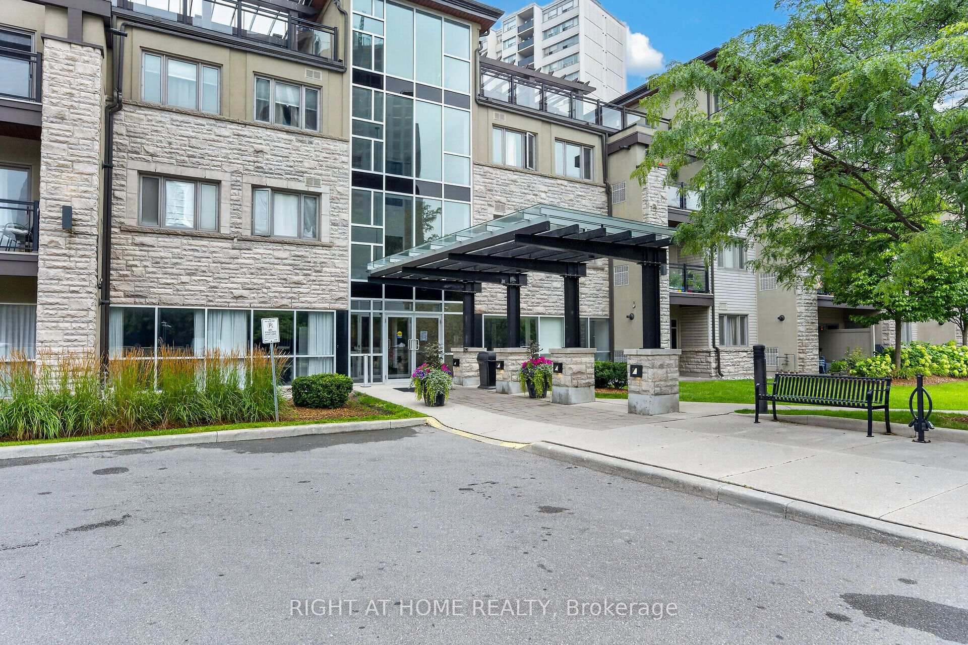 Photo 7 of Unit 430, 570 Lolita Gardens, Mississauga, Mississauga Valleys — HOMEH
