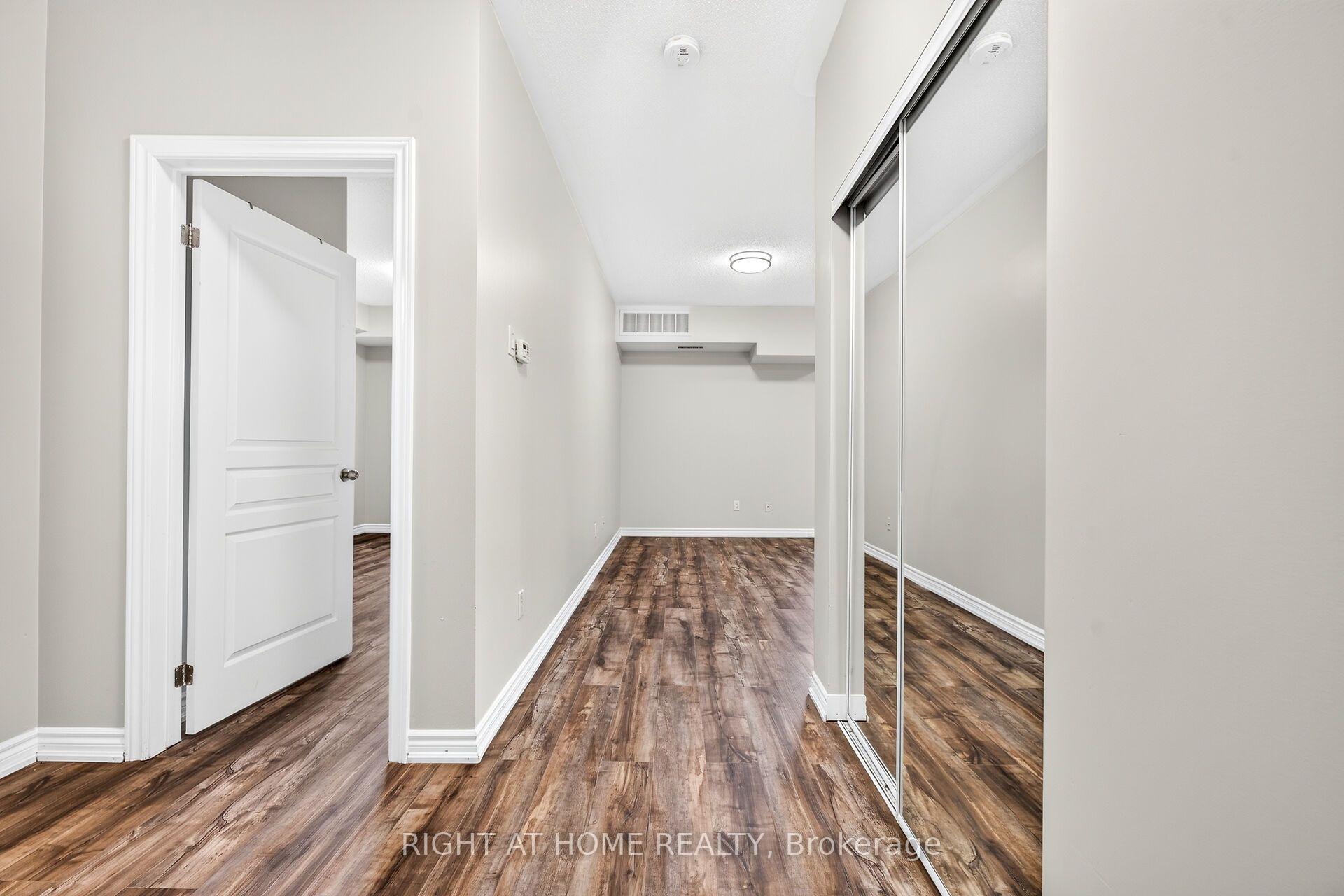 Photo 12 of Unit 430, 570 Lolita Gardens, Mississauga, Mississauga Valleys — HOMEH