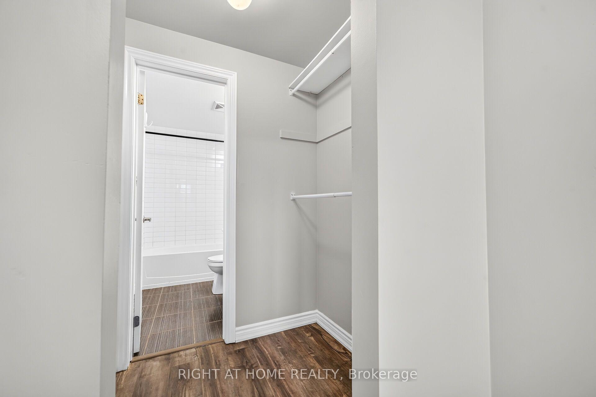 Photo 33 of Unit 430, 570 Lolita Gardens, Mississauga, Mississauga Valleys — HOMEH