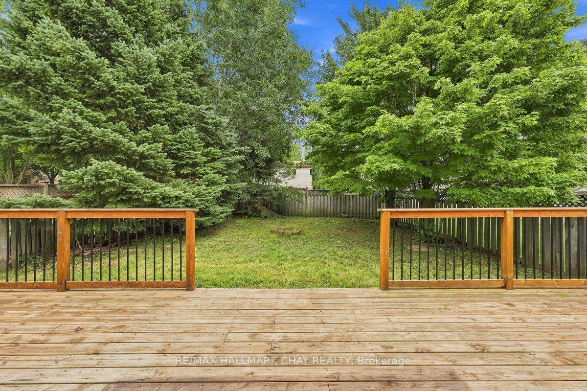 Photo 18 of 26 Whitehorn Crescent, Barrie, Holly — HOMEH
