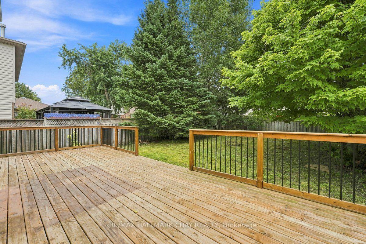 Photo 19 of 26 Whitehorn Crescent, Barrie, Holly — HOMEH