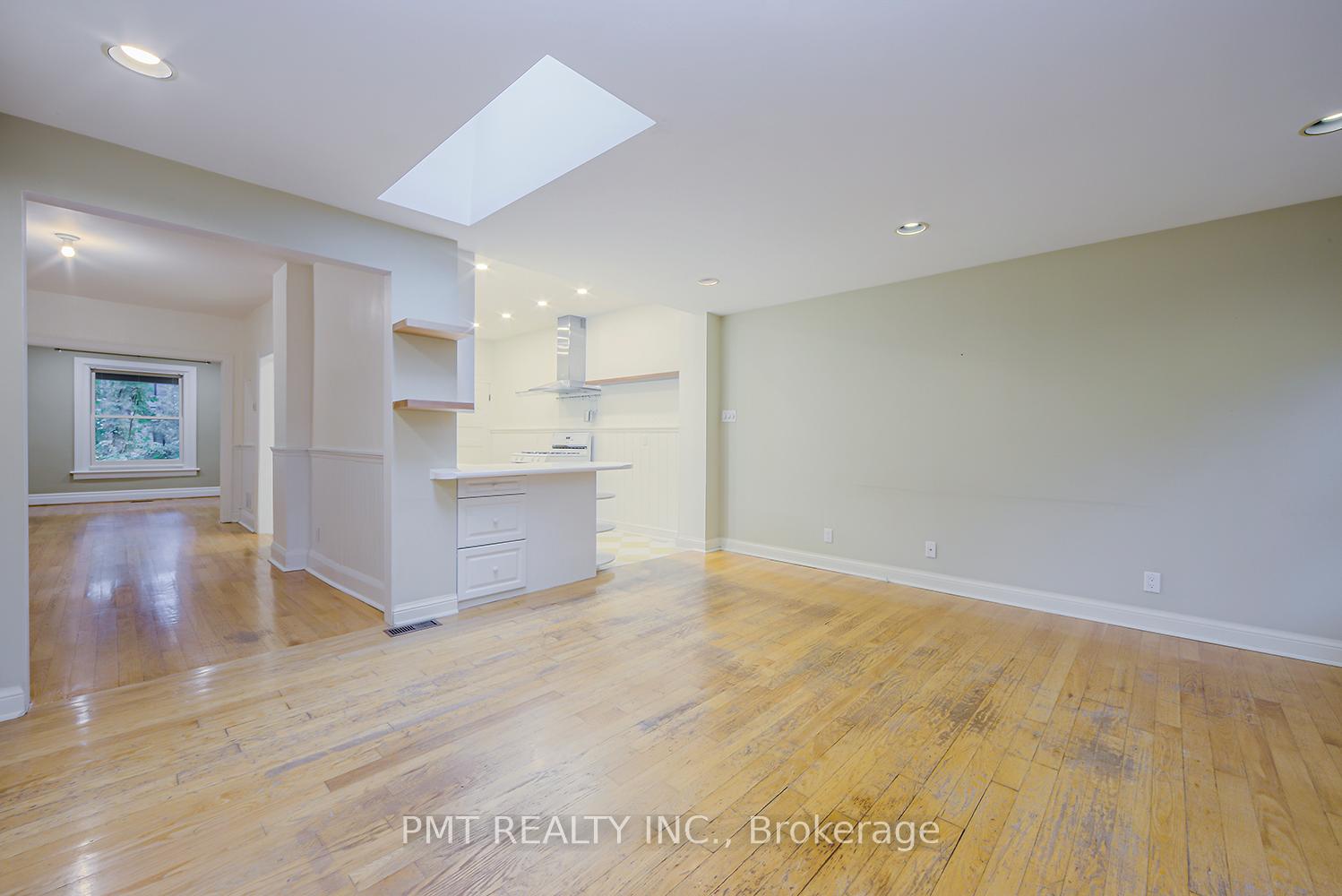 Photo 12 of 47 Herbert Avenue, Toronto, The Beaches — HOMEH