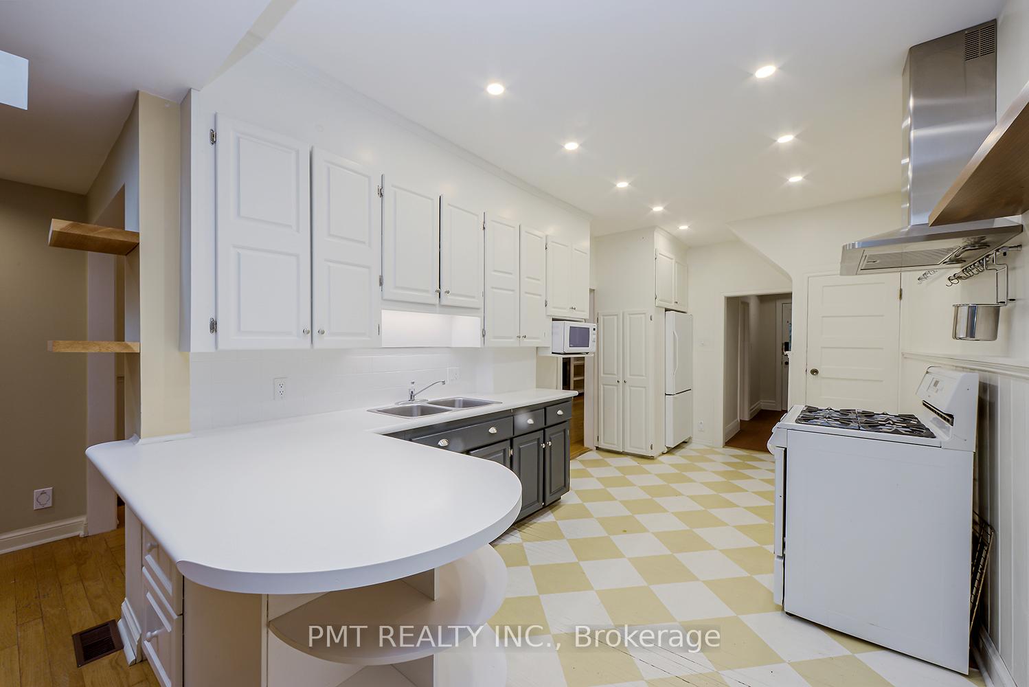 Photo 19 of 47 Herbert Avenue, Toronto, The Beaches — HOMEH