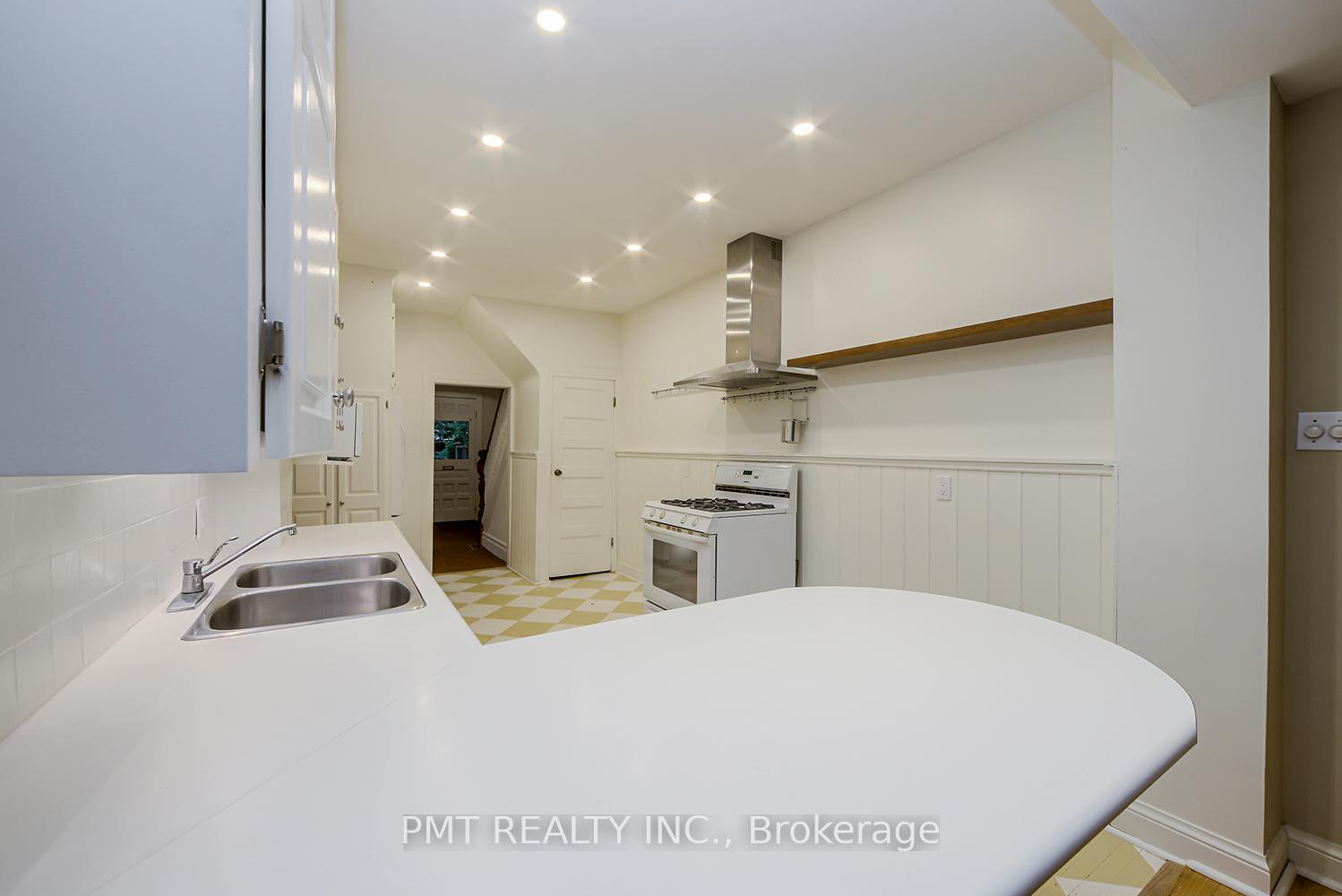Photo 21 of 47 Herbert Avenue, Toronto, The Beaches — HOMEH
