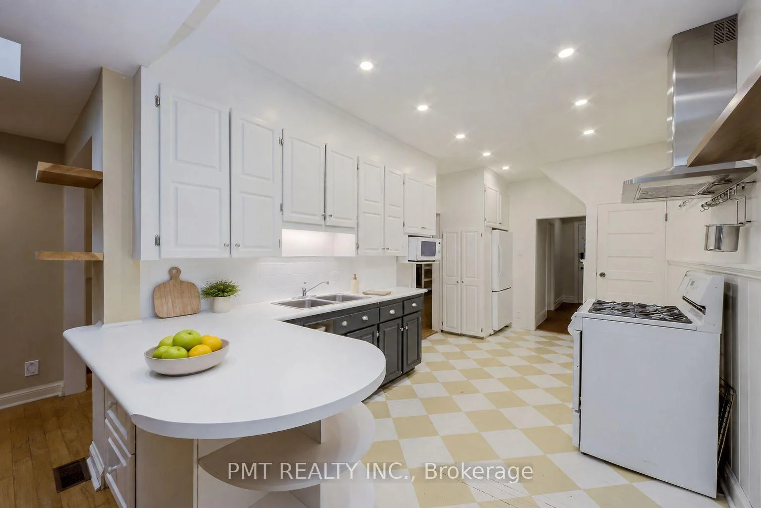 Photo 18 of 47 Herbert Avenue, Toronto, The Beaches — HOMEH