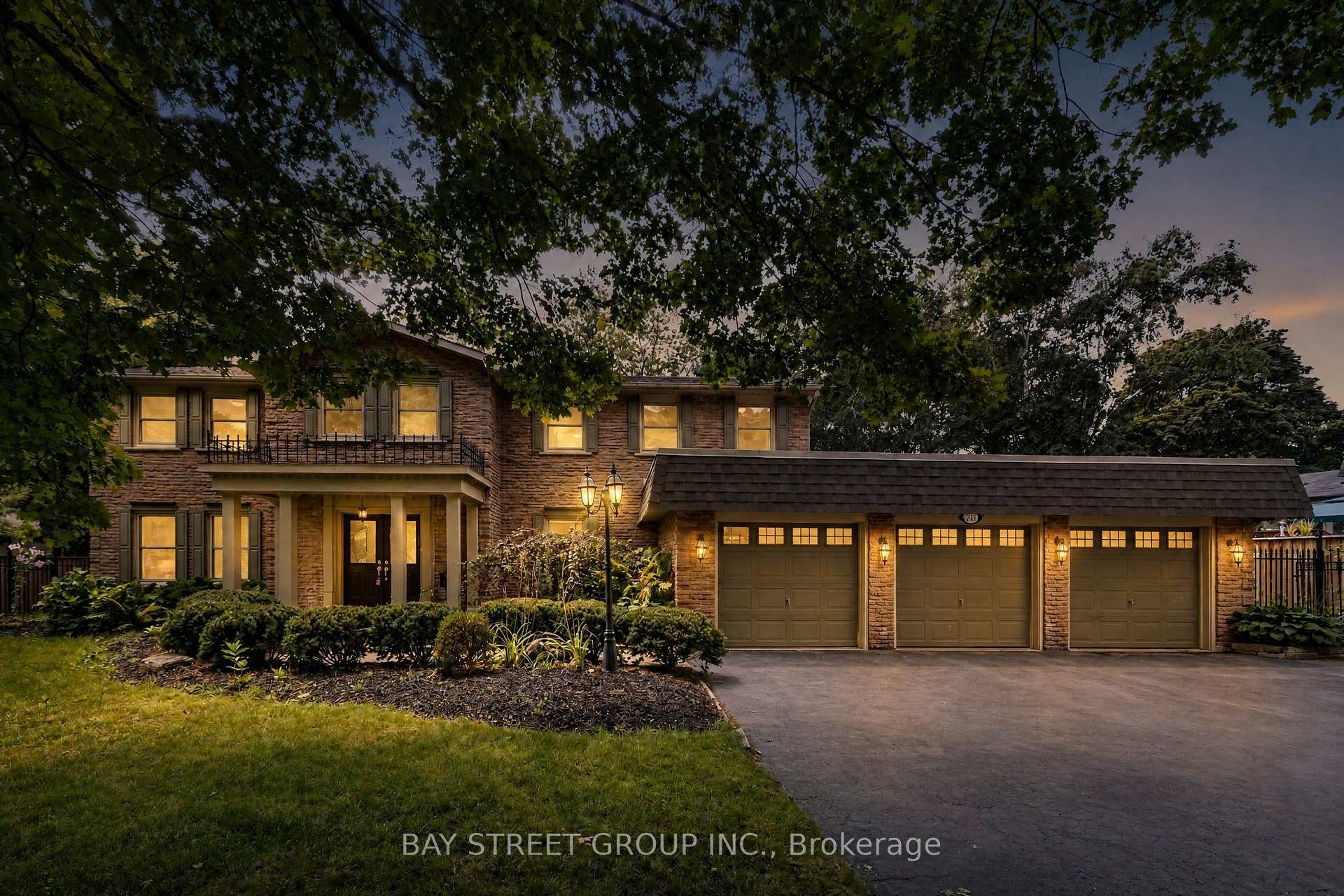Photo 4 of 244 Colchester Drive, Oakville, Morrison — HOMEH
