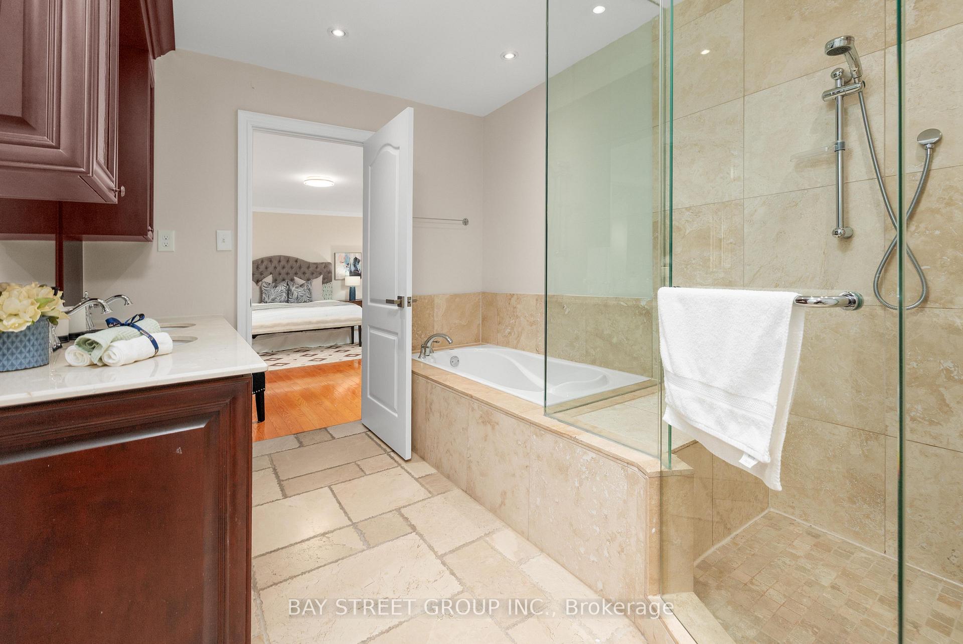 Photo 46 of 244 Colchester Drive, Oakville, Morrison — HOMEH