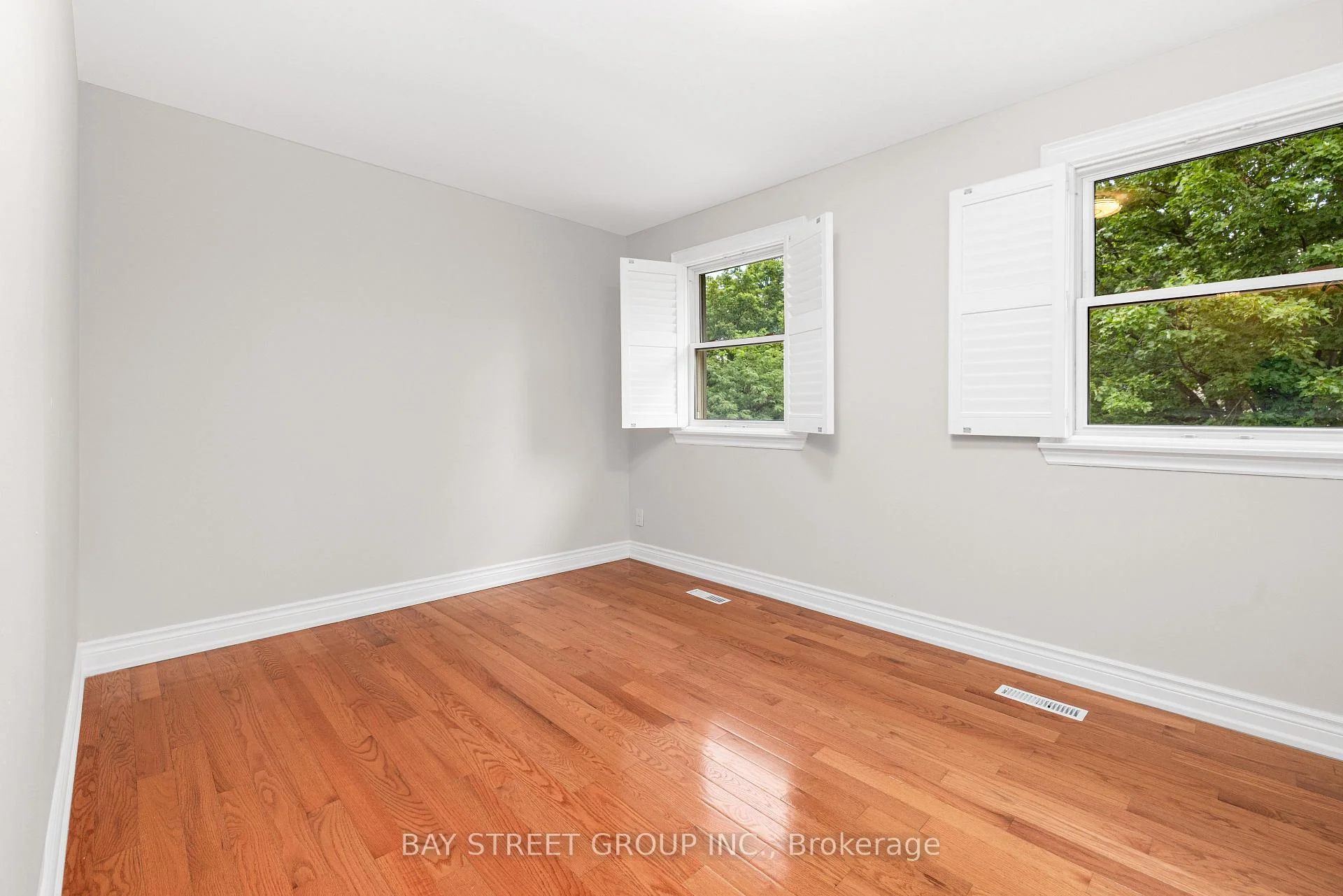 Photo 55 of 244 Colchester Drive, Oakville, Morrison — HOMEH