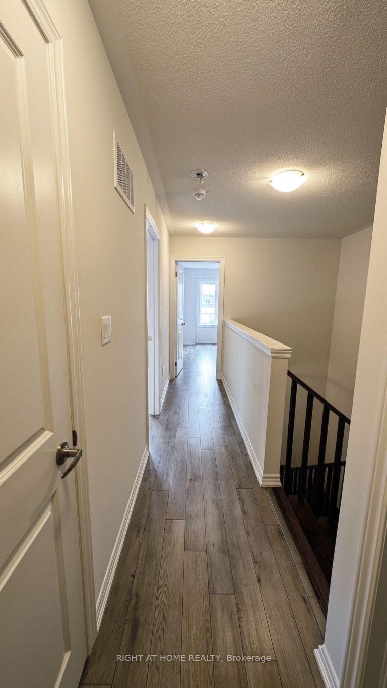 Photo 12 of 17 Rochester Drive, Barrie, Rural Barrie Southeast — HOMEH