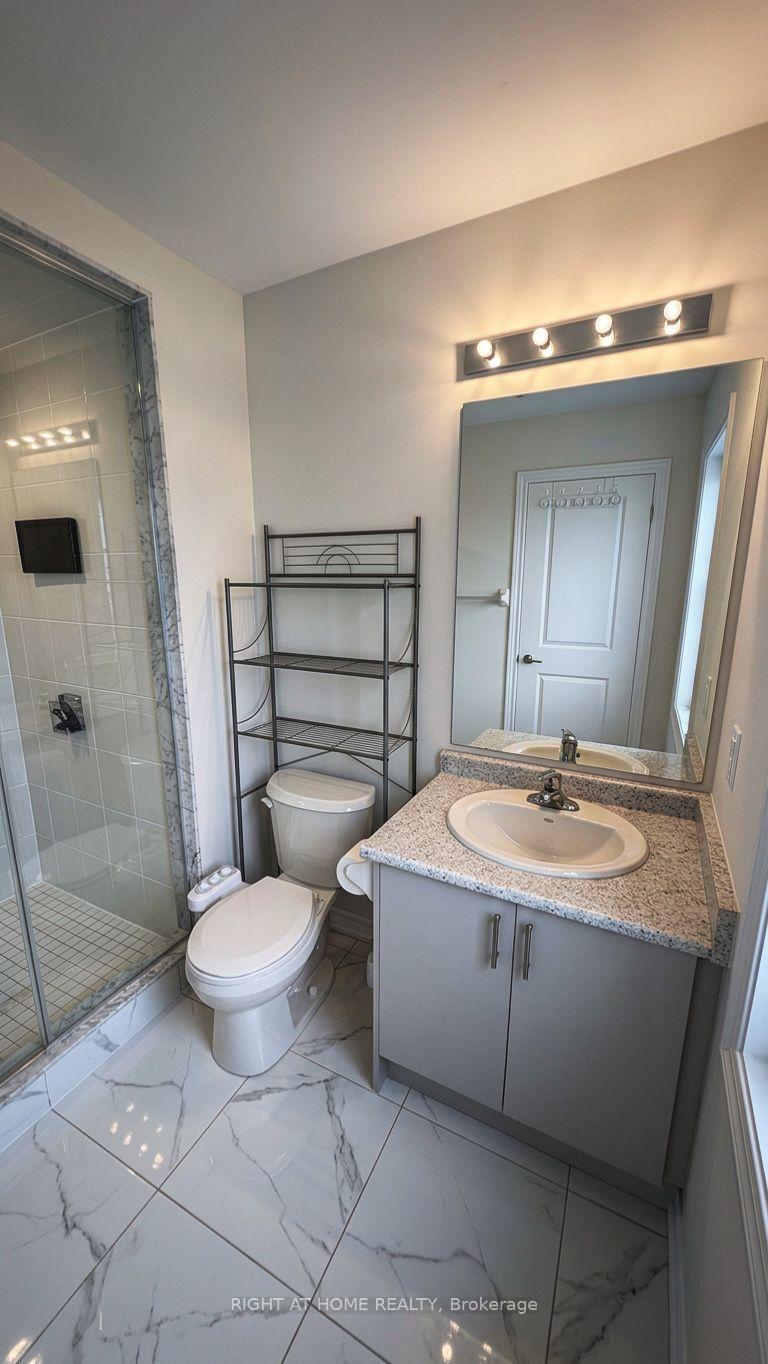 Photo 15 of 17 Rochester Drive, Barrie, Rural Barrie Southeast — HOMEH