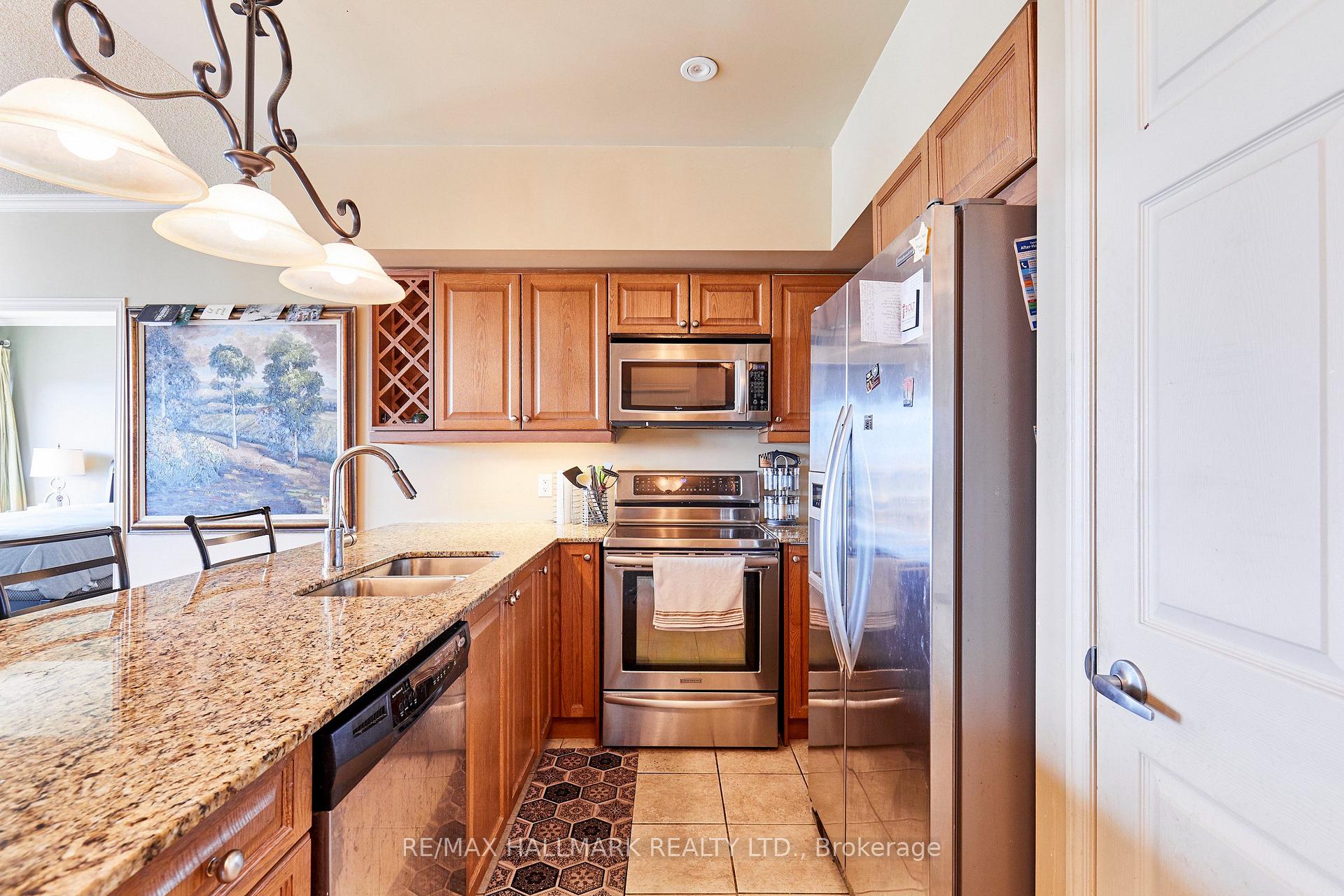 Photo 5 of Unit 702, 60 Fairfax Crescent, Scarborough, Clairlea-Birchmount — HOMEH