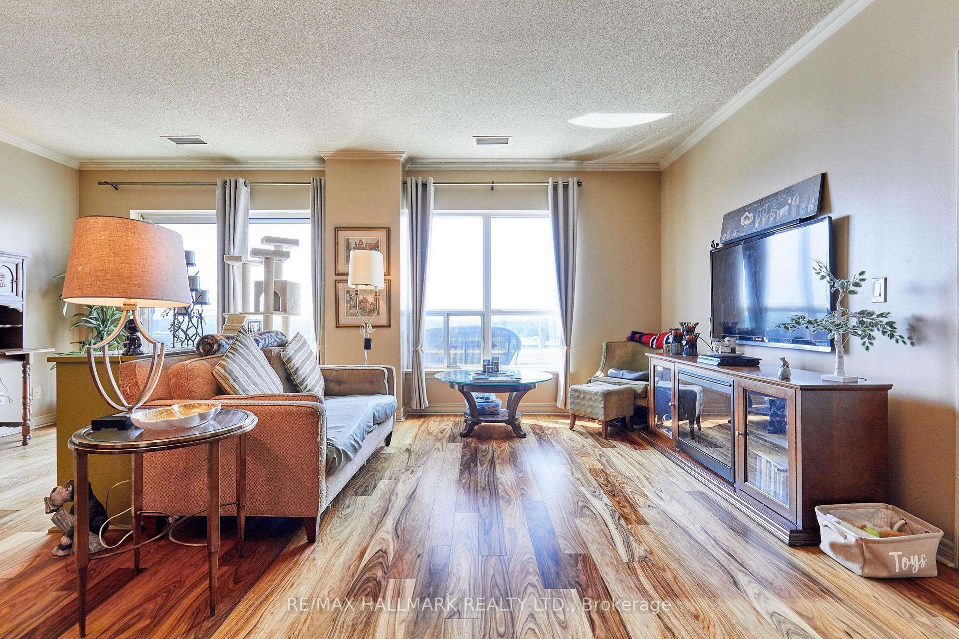 Photo 8 of Unit 702, 60 Fairfax Crescent, Scarborough, Clairlea-Birchmount — HOMEH