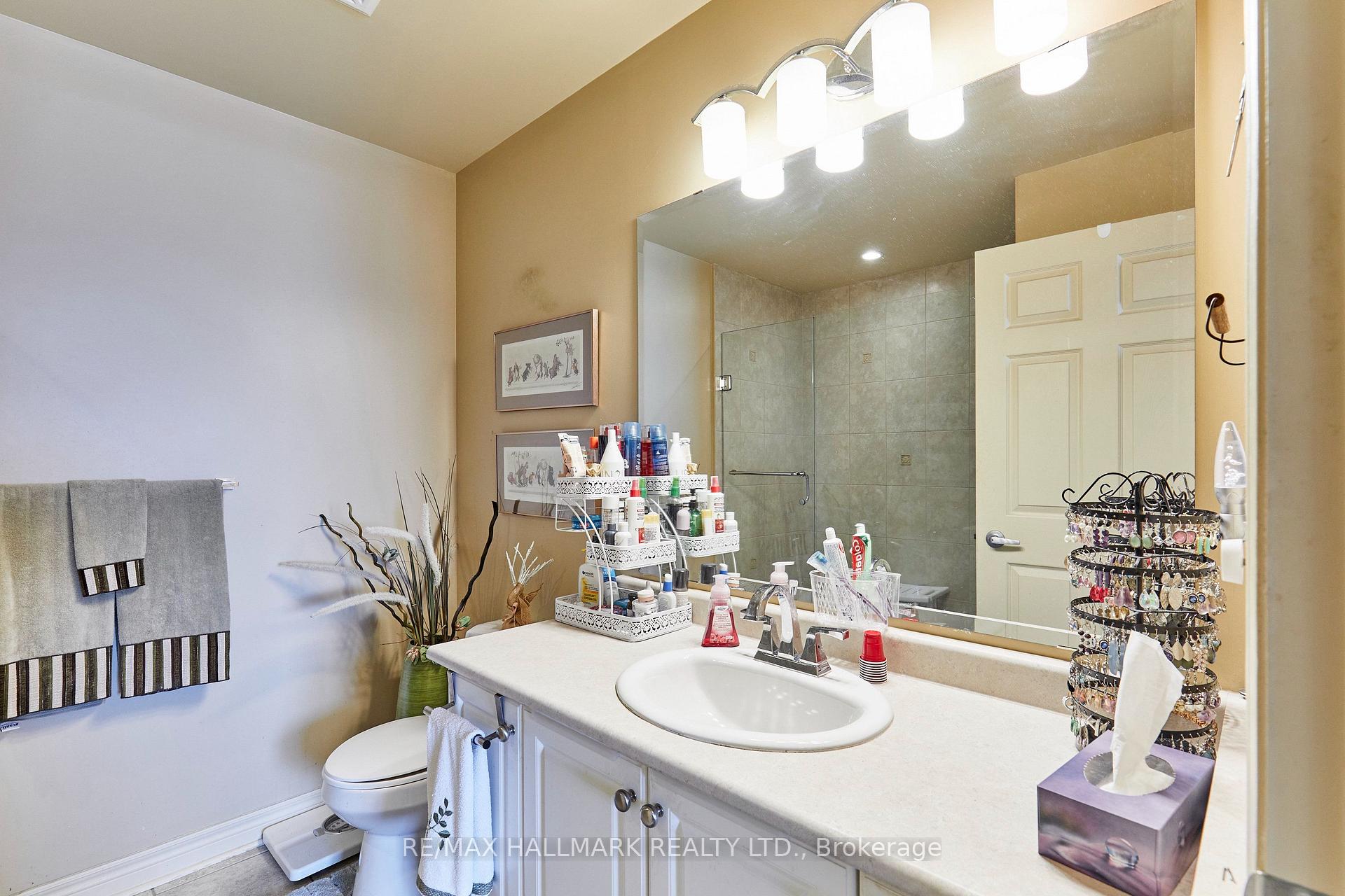 Photo 15 of Unit 702, 60 Fairfax Crescent, Scarborough, Clairlea-Birchmount — HOMEH