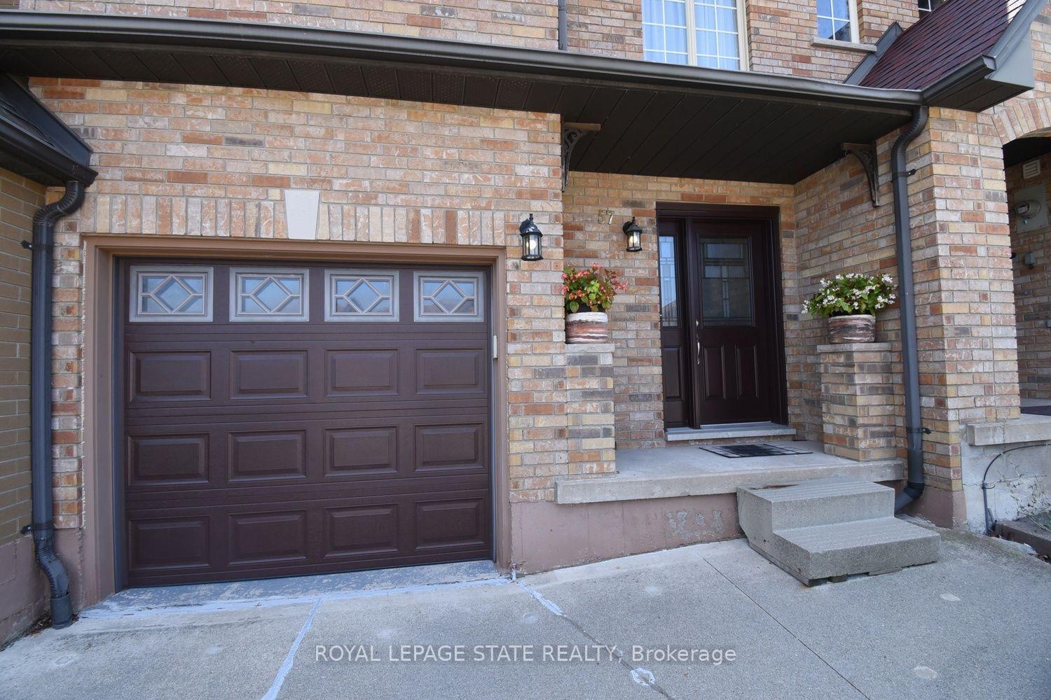 Photo 2 of 57 Townmansion Drive, Hamilton, Lisgar — HOMEH