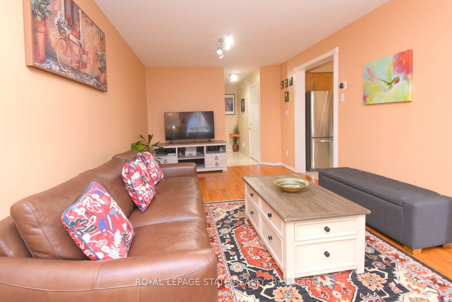 Photo 6 of 57 Townmansion Drive, Hamilton, Lisgar — HOMEH