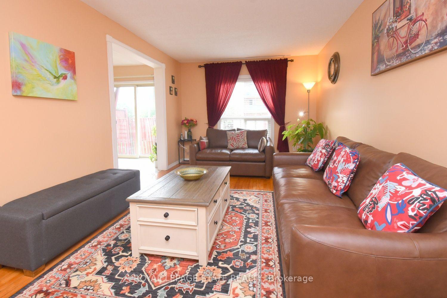 Photo 7 of 57 Townmansion Drive, Hamilton, Lisgar — HOMEH