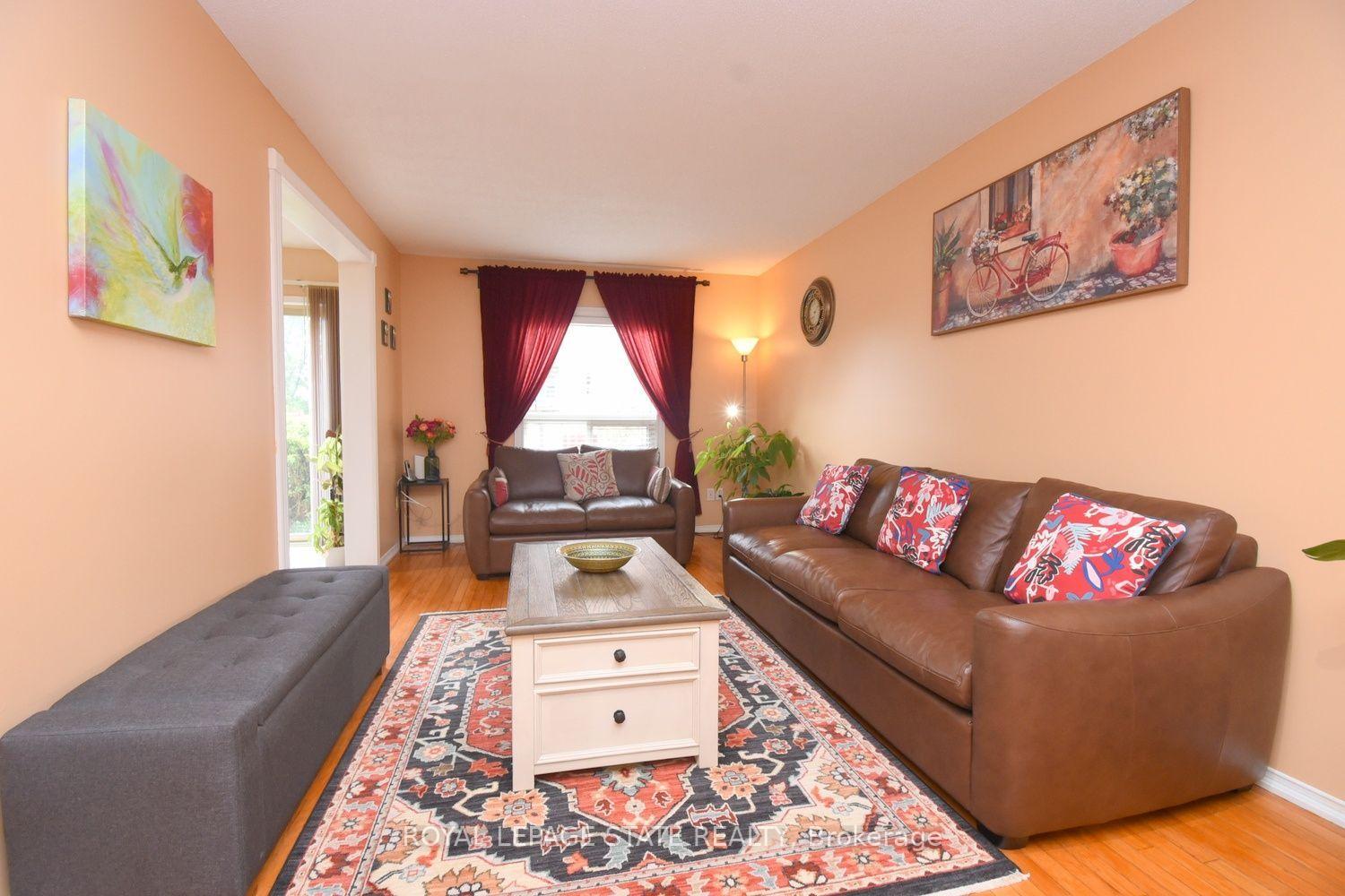 Photo 9 of 57 Townmansion Drive, Hamilton, Lisgar — HOMEH
