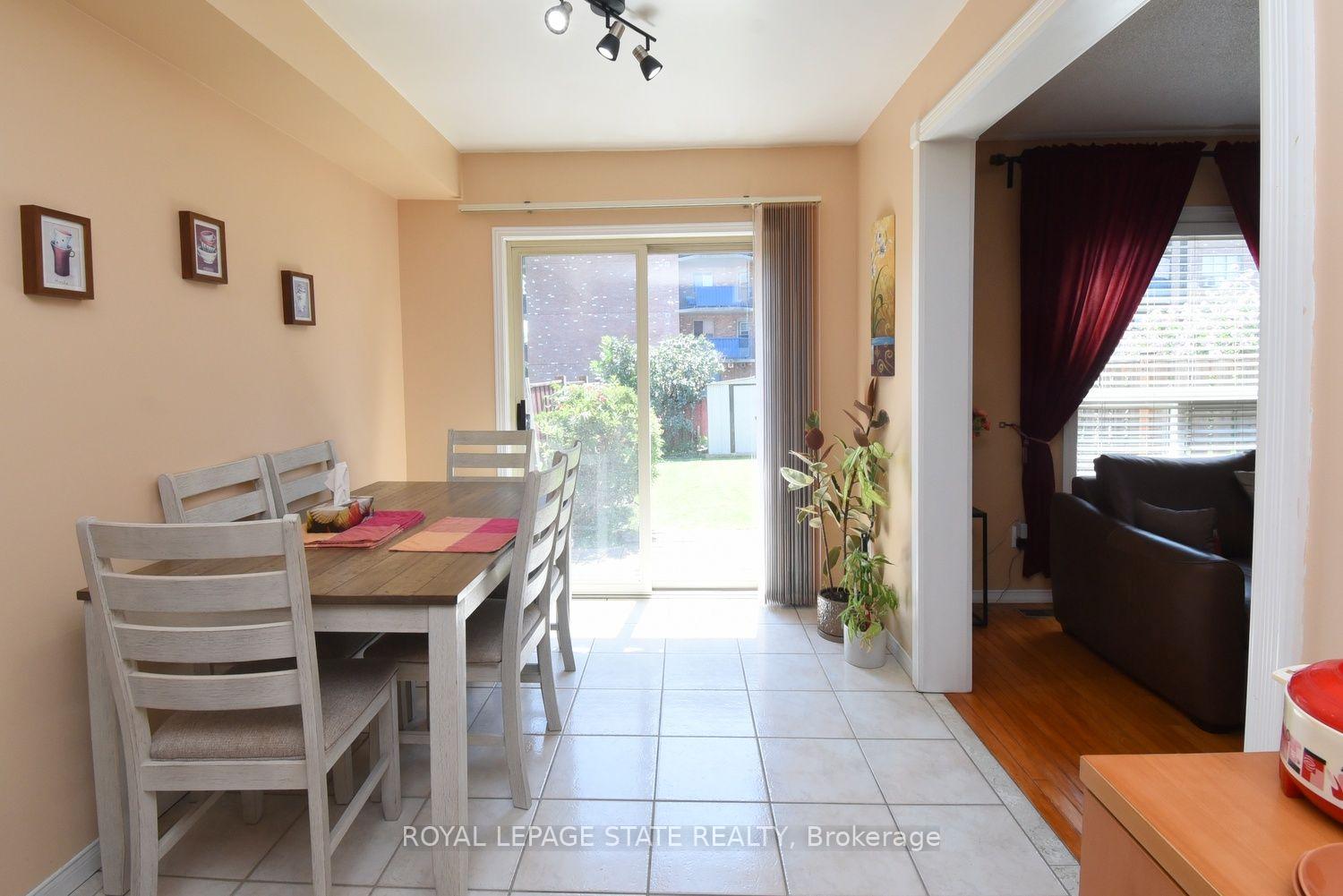 Photo 13 of 57 Townmansion Drive, Hamilton, Lisgar — HOMEH